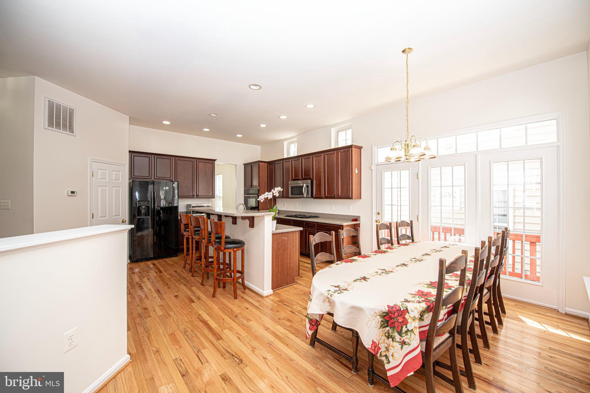 LAKE POINT ROUND HILL - Residential Lease