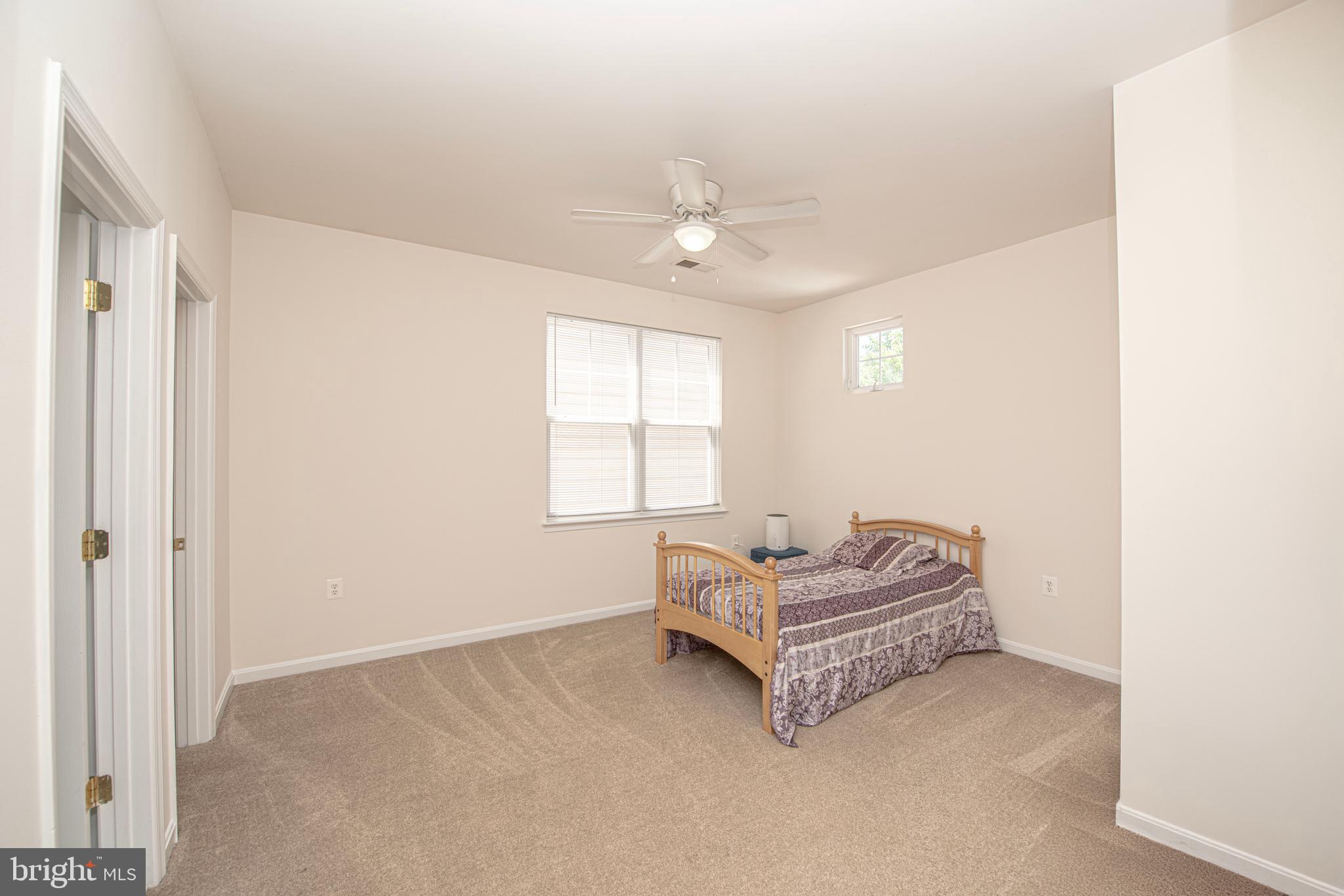 LAKE POINT ROUND HILL - Residential Lease