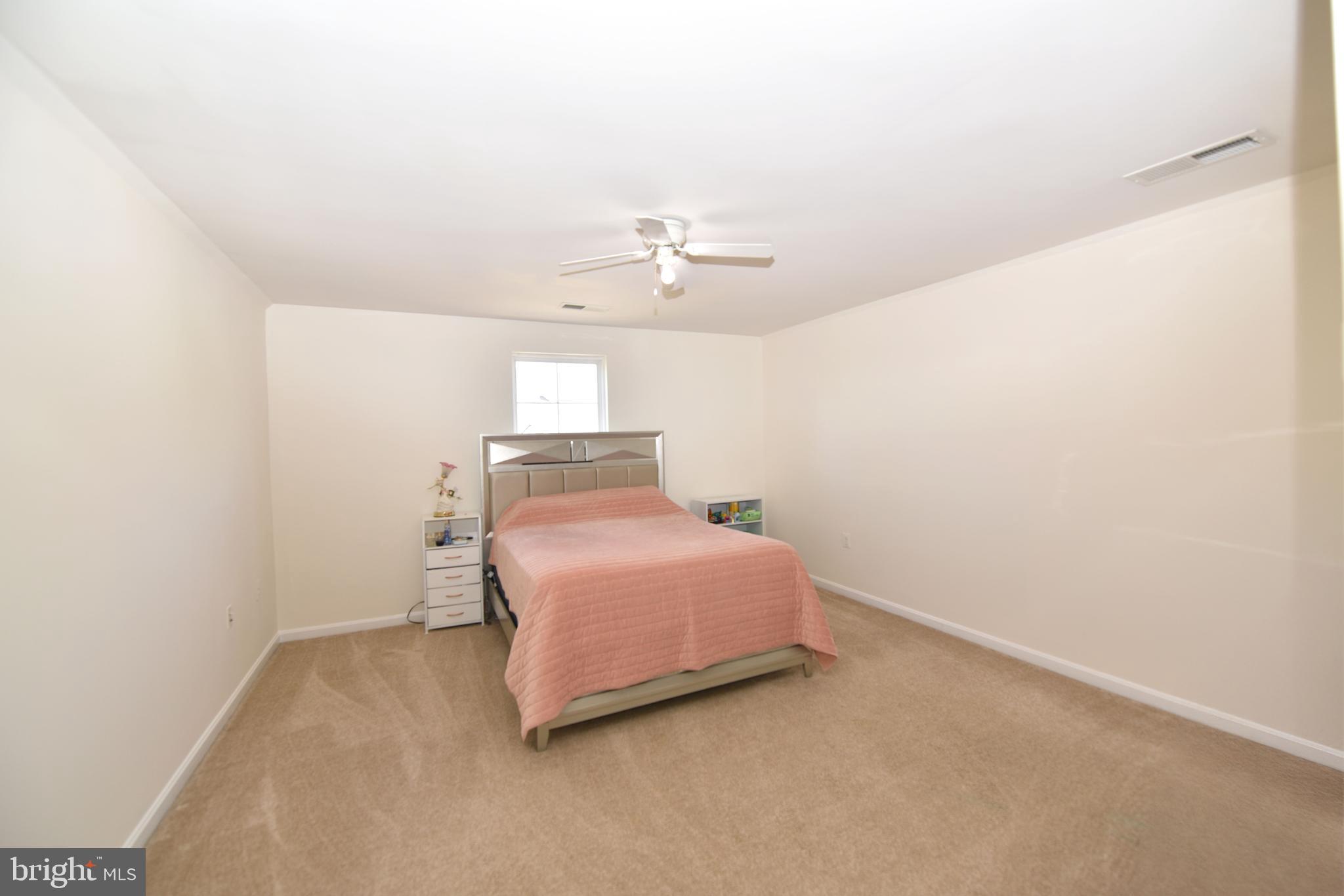 LAKE POINT ROUND HILL - Residential Lease