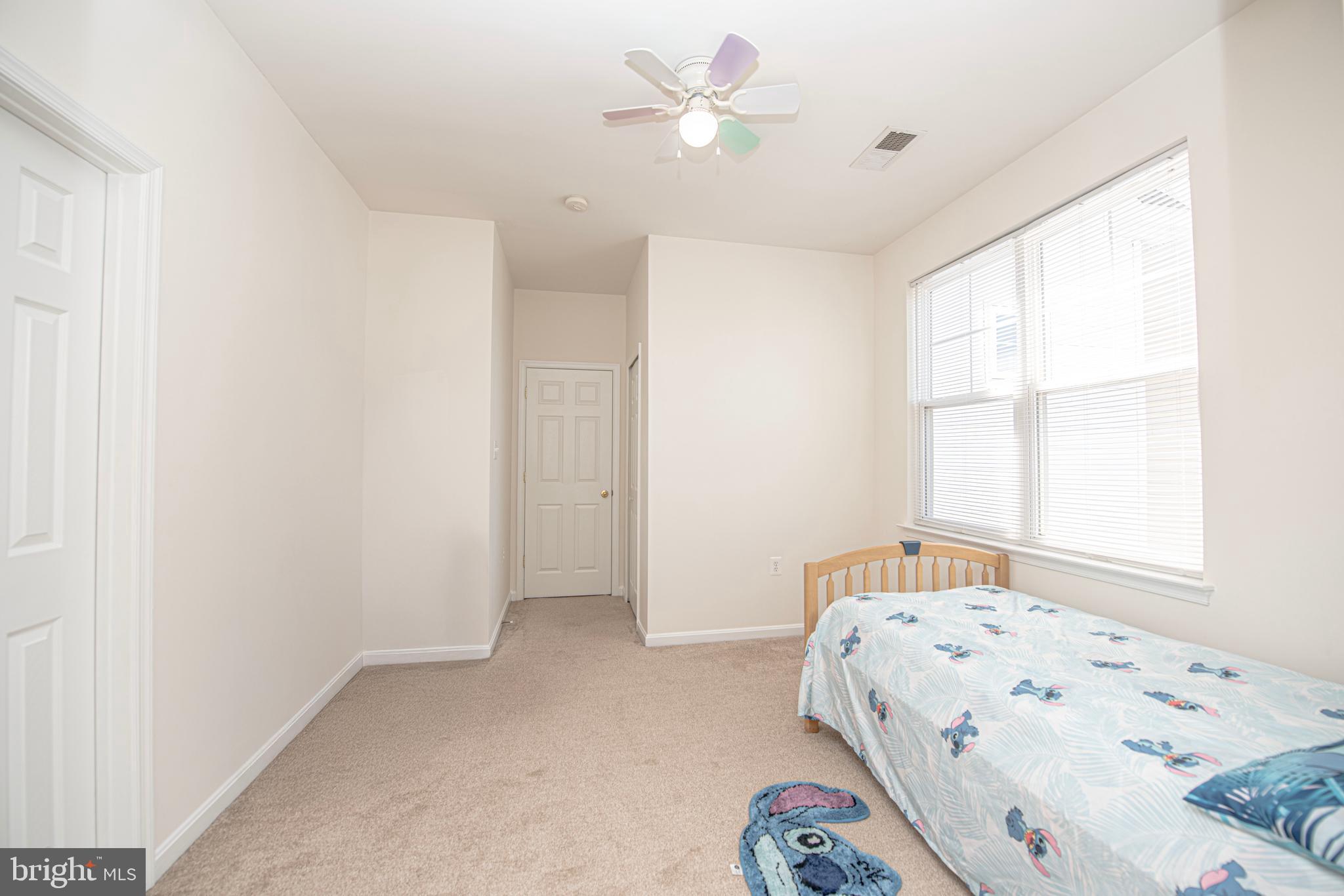 LAKE POINT ROUND HILL - Residential Lease