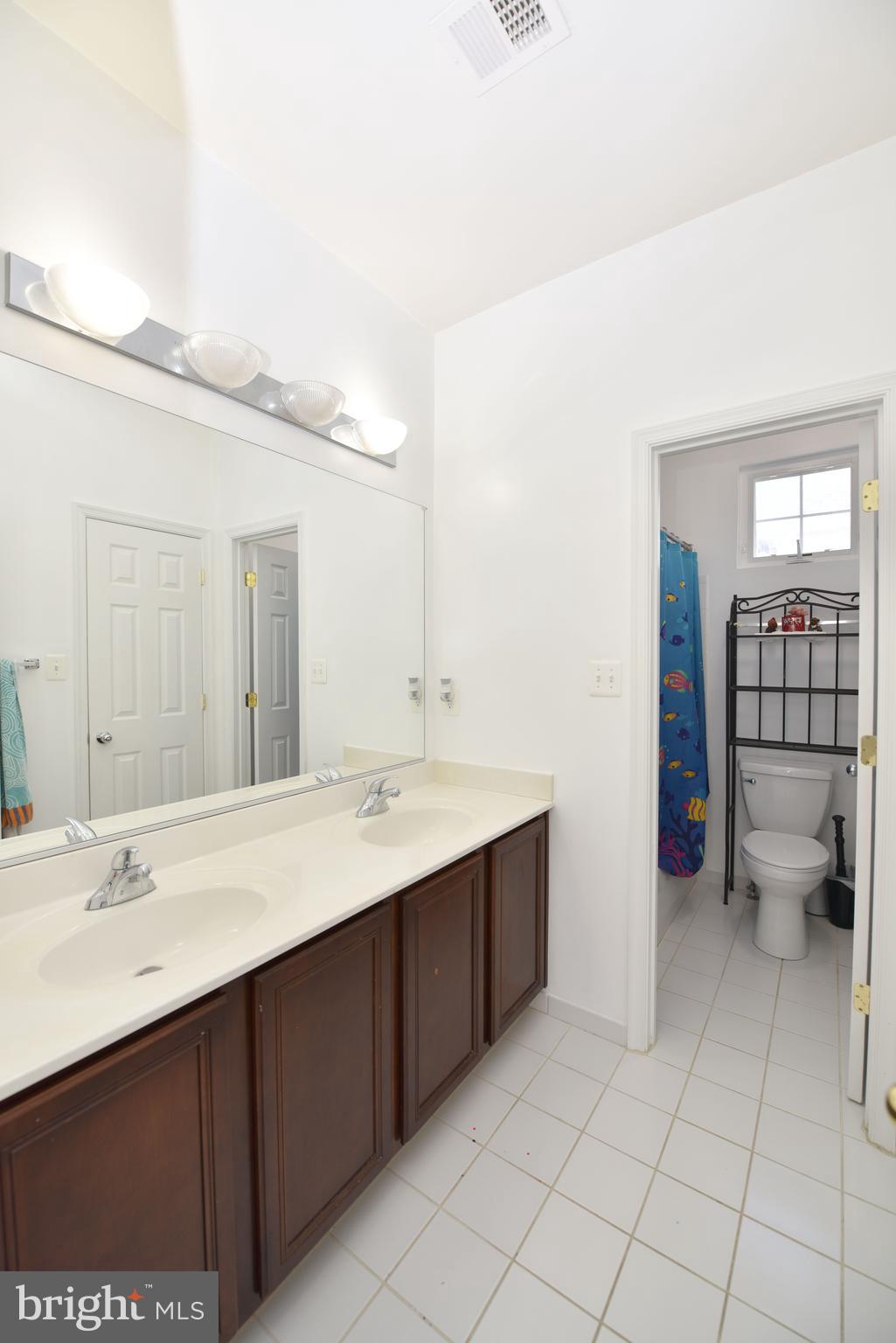 LAKE POINT ROUND HILL - Residential Lease