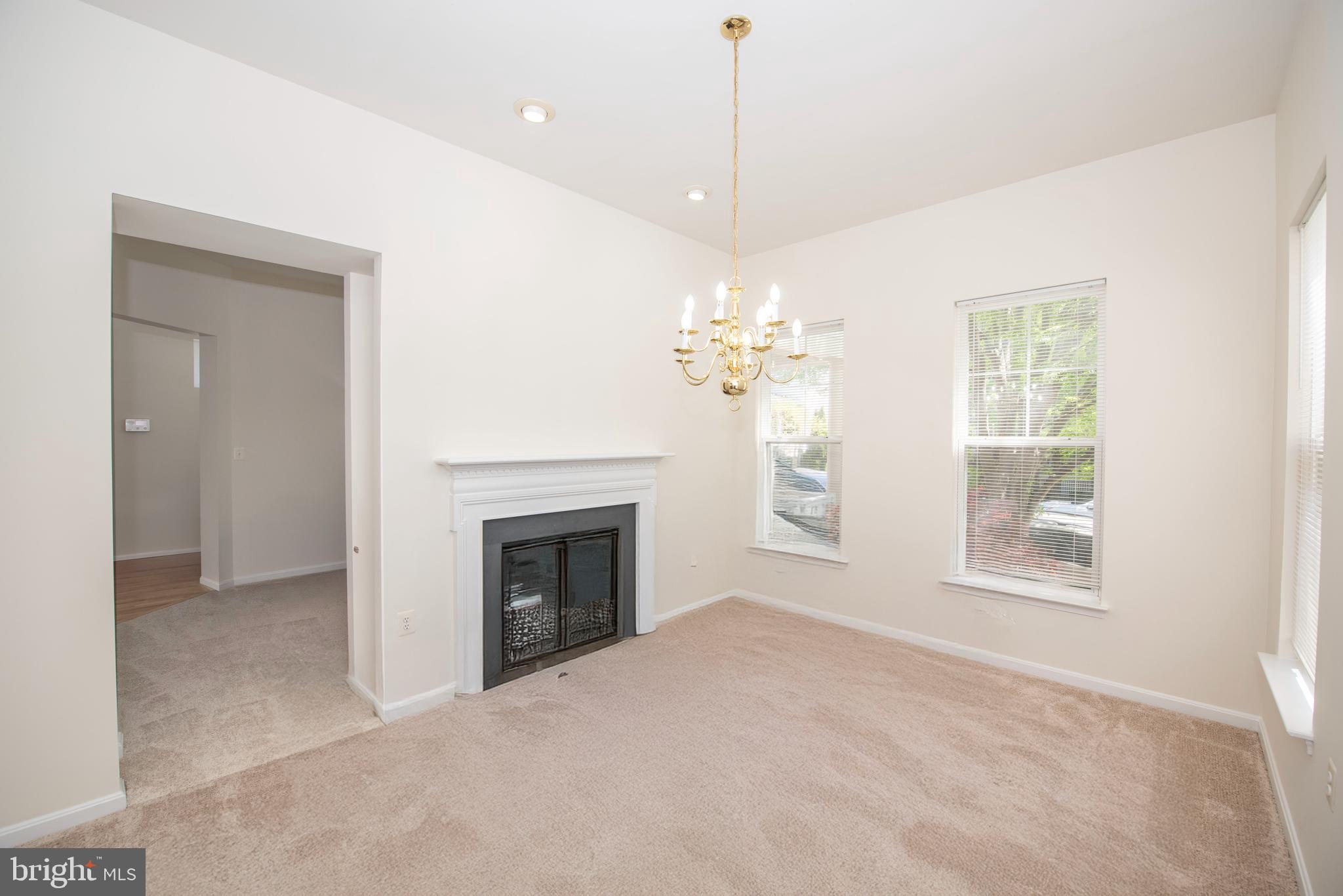 LAKE POINT ROUND HILL - Residential Lease