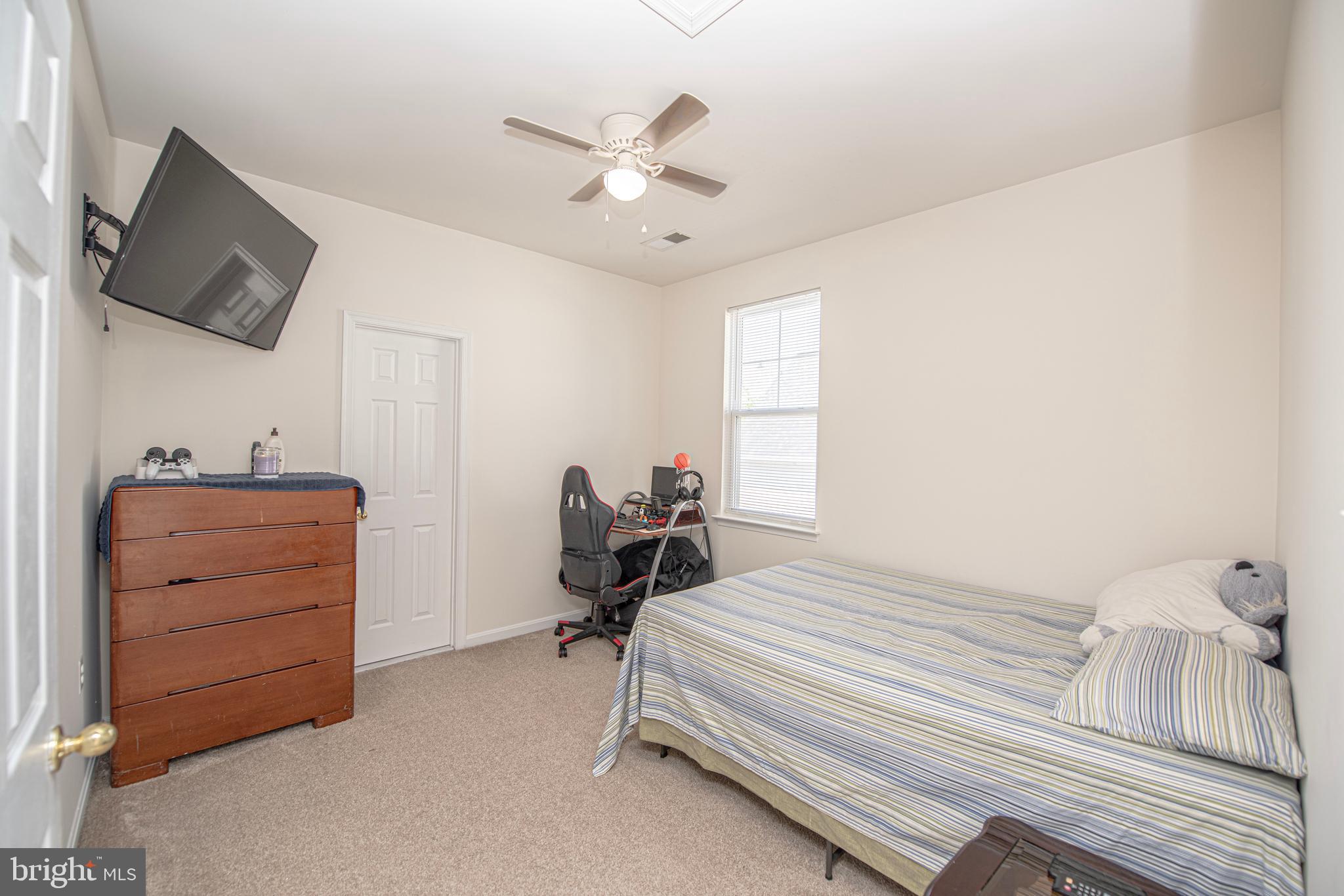 LAKE POINT ROUND HILL - Residential Lease