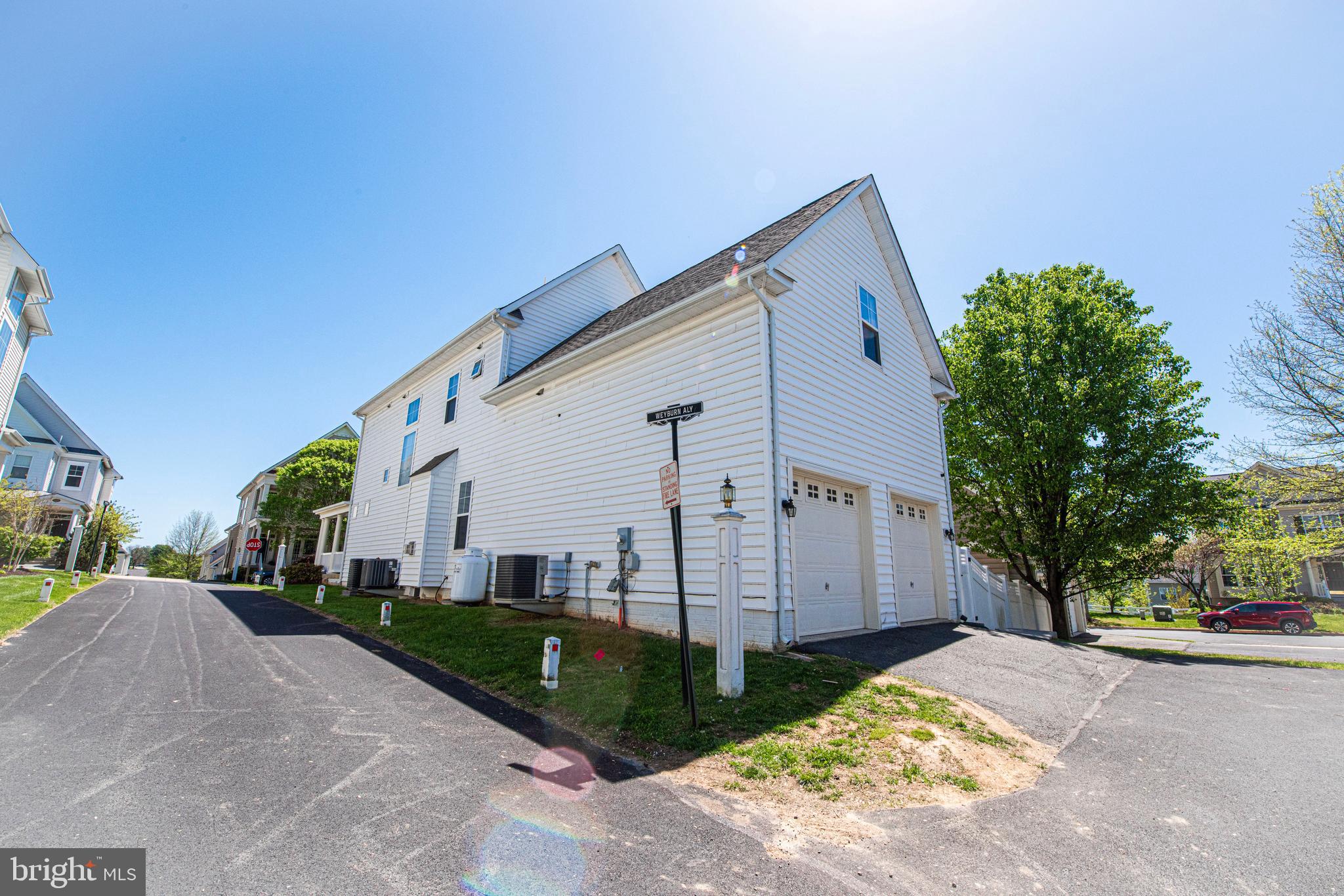 LAKE POINT ROUND HILL - Residential Lease