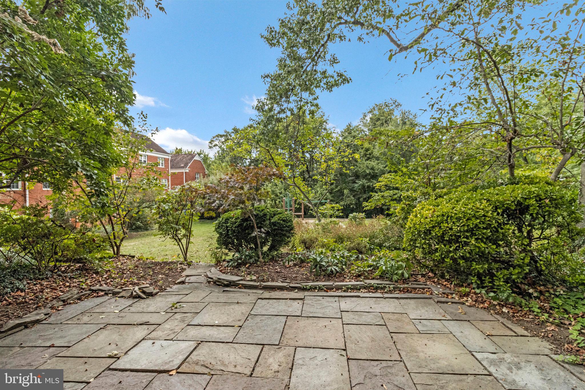 1603 MOUNT EAGLE PLACE