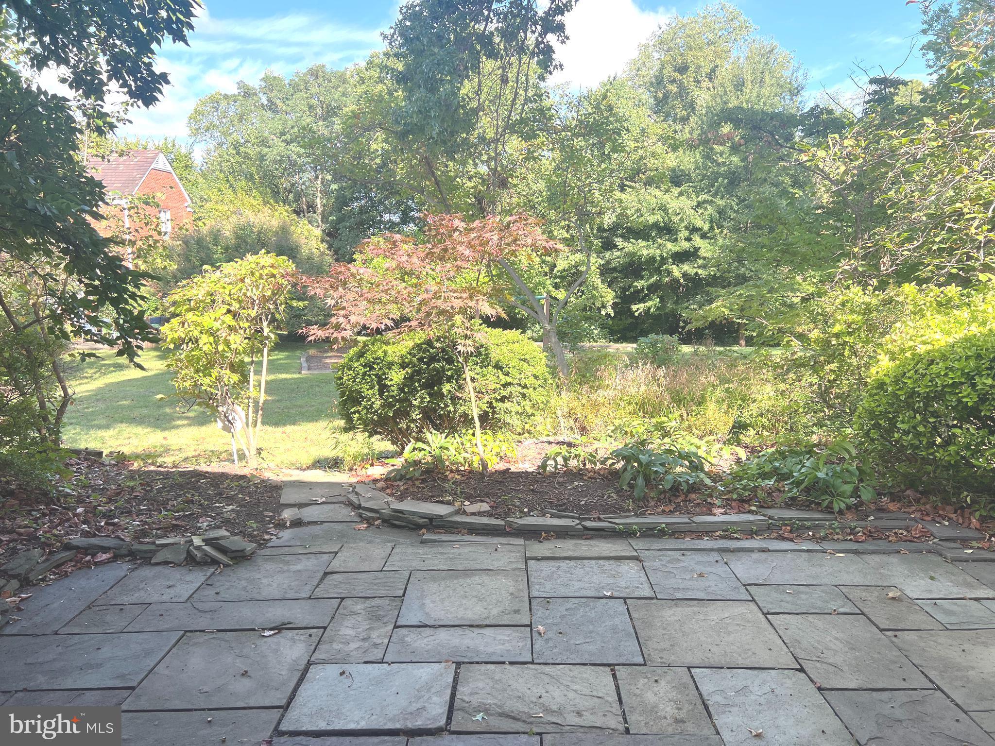 1603 MOUNT EAGLE PLACE