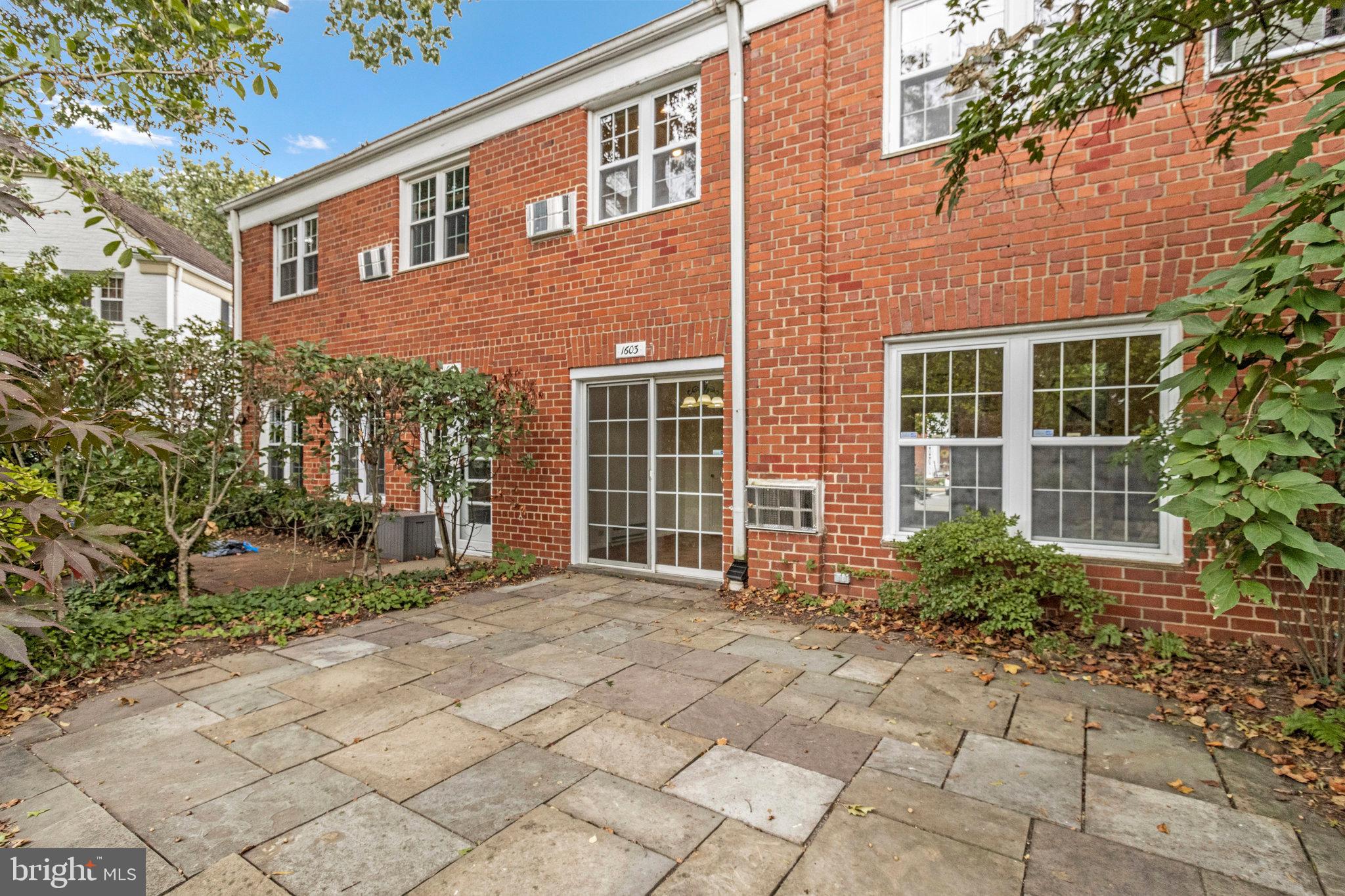 1603 MOUNT EAGLE PLACE