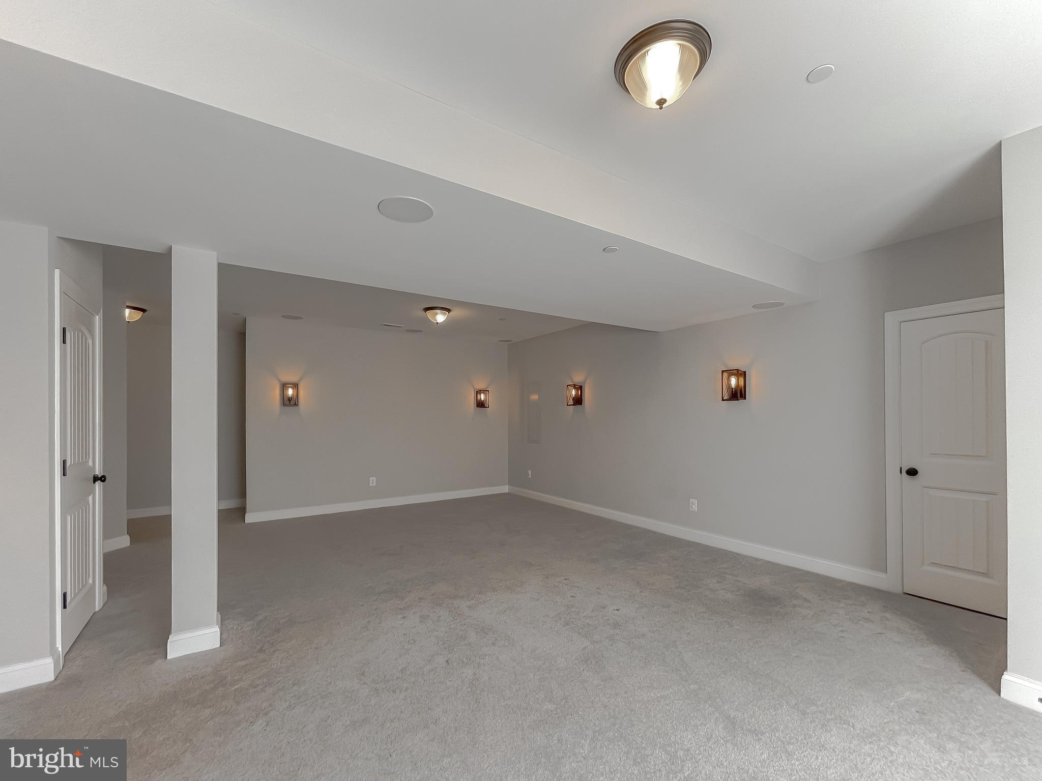 TWIN PONDS - Residential