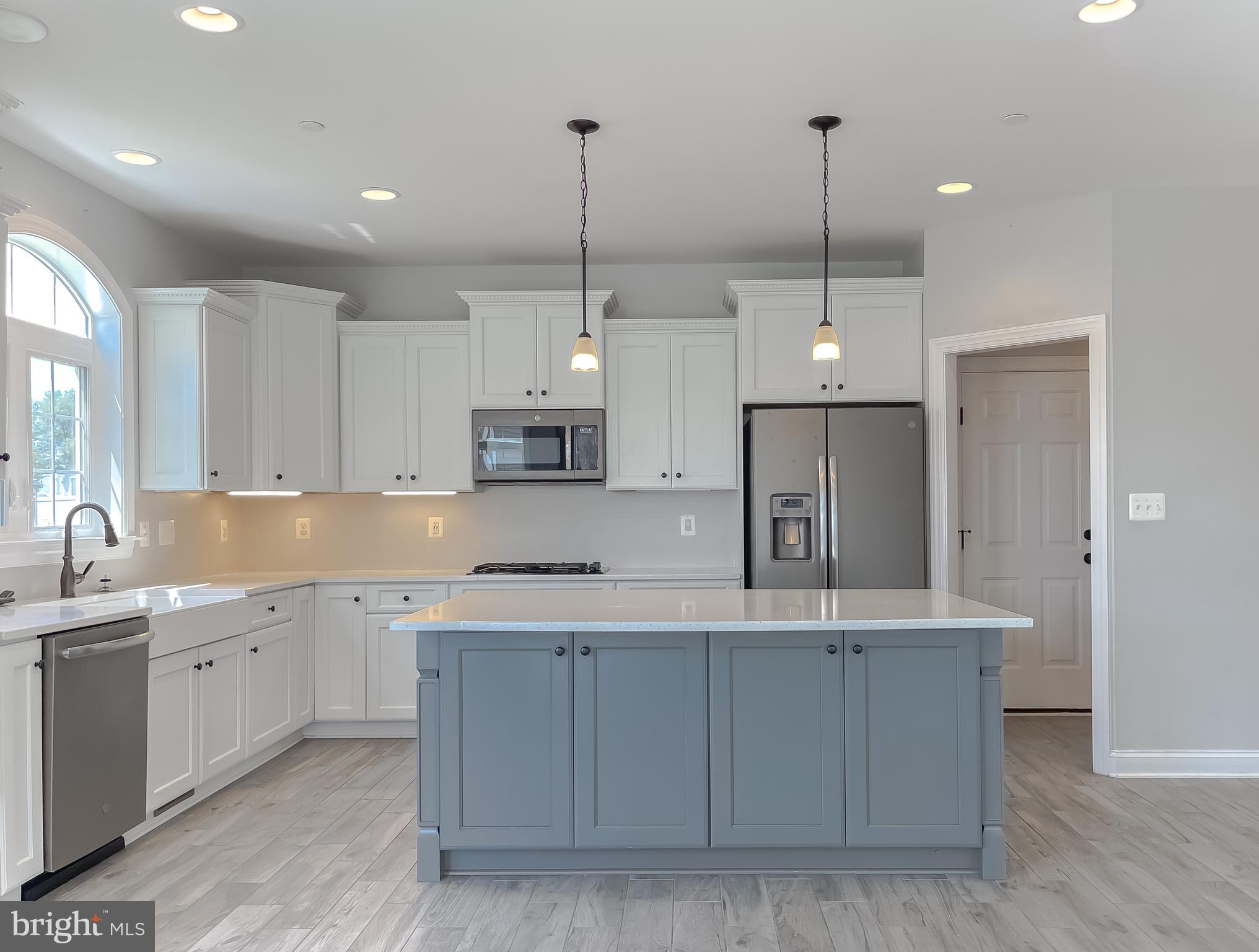 TWIN PONDS - Residential