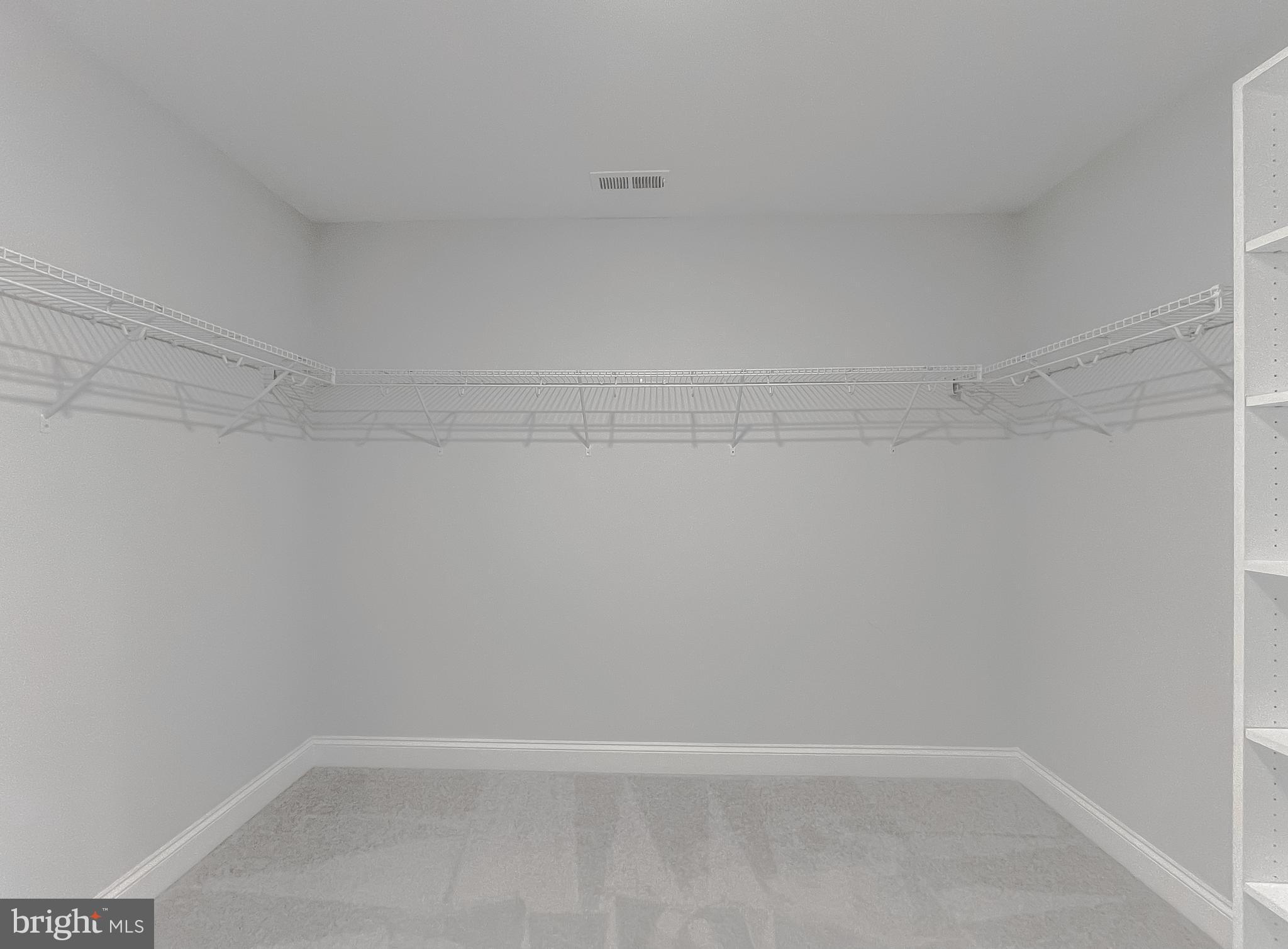 TWIN PONDS - Residential