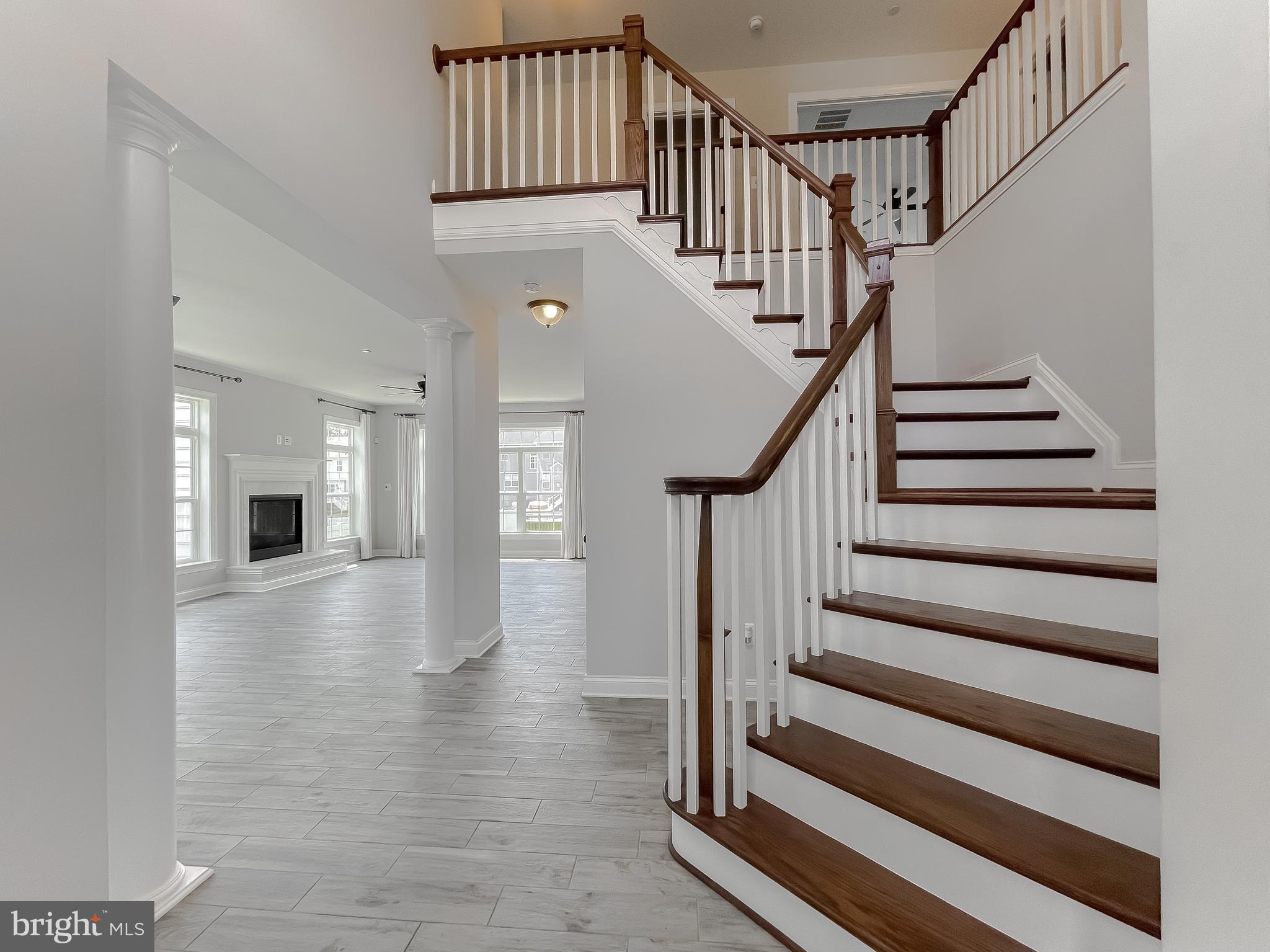 TWIN PONDS - Residential