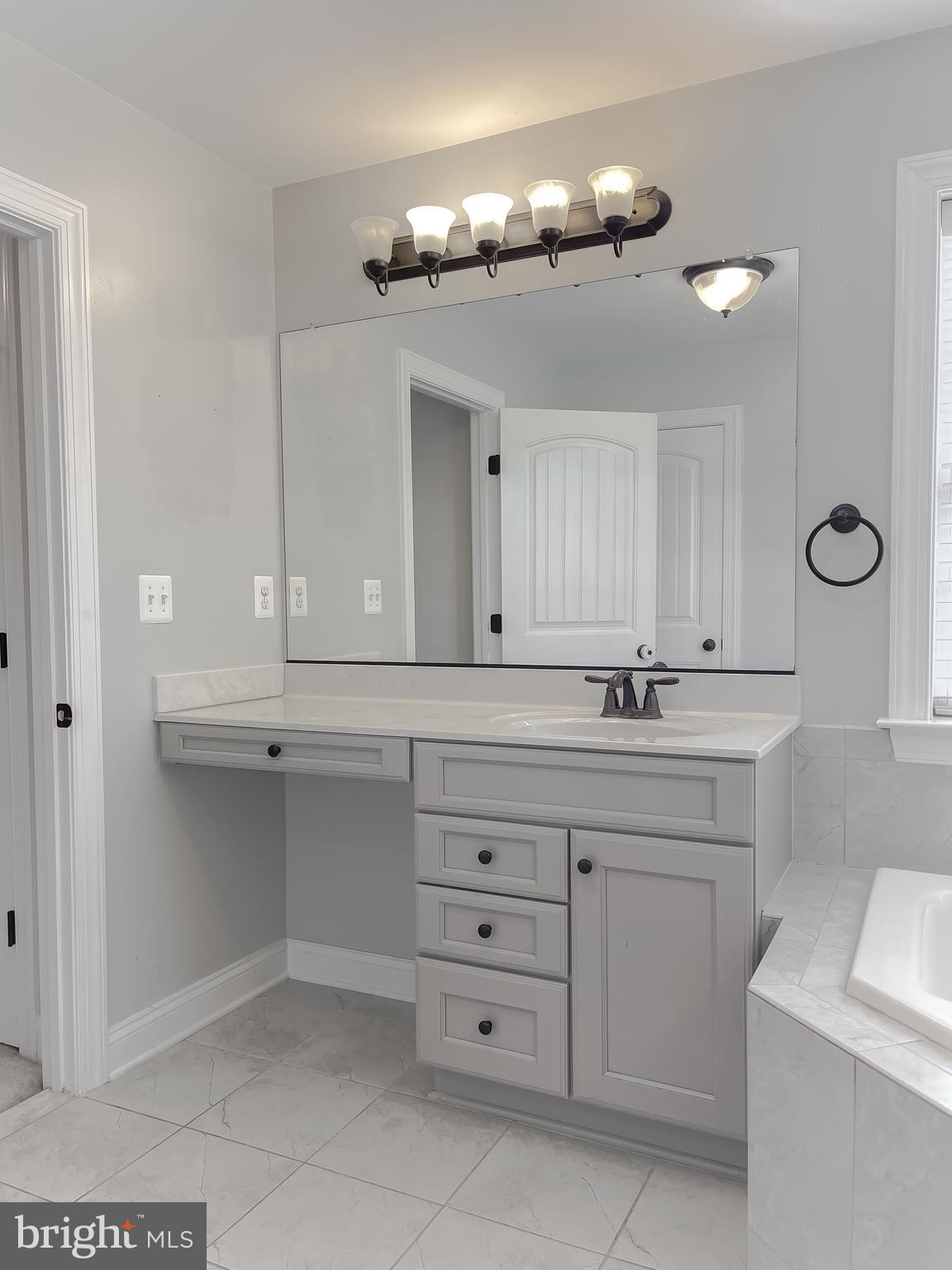 TWIN PONDS - Residential