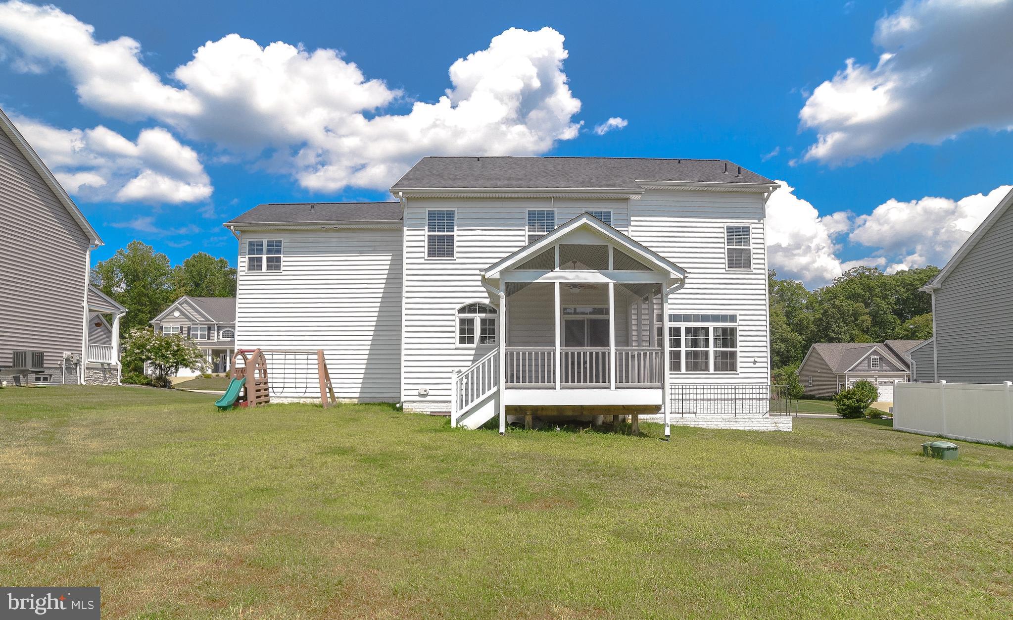 TWIN PONDS - Residential