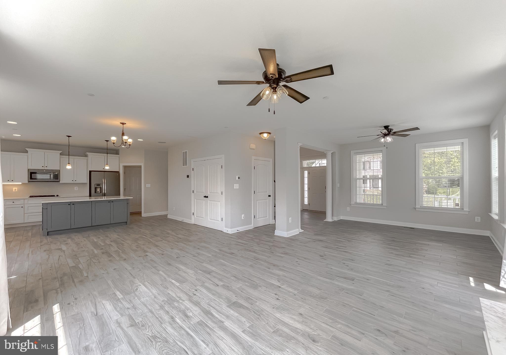 TWIN PONDS - Residential