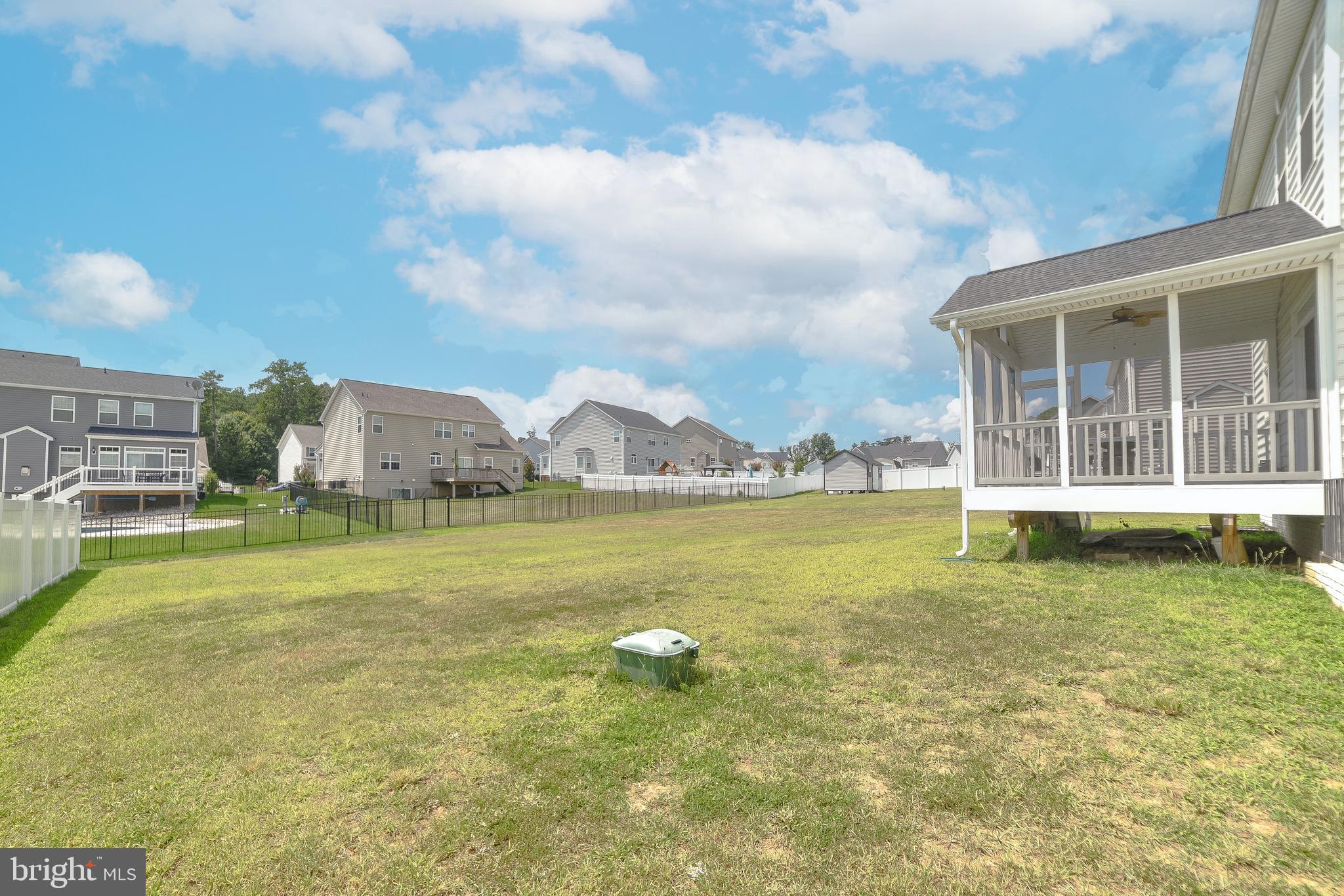 TWIN PONDS - Residential