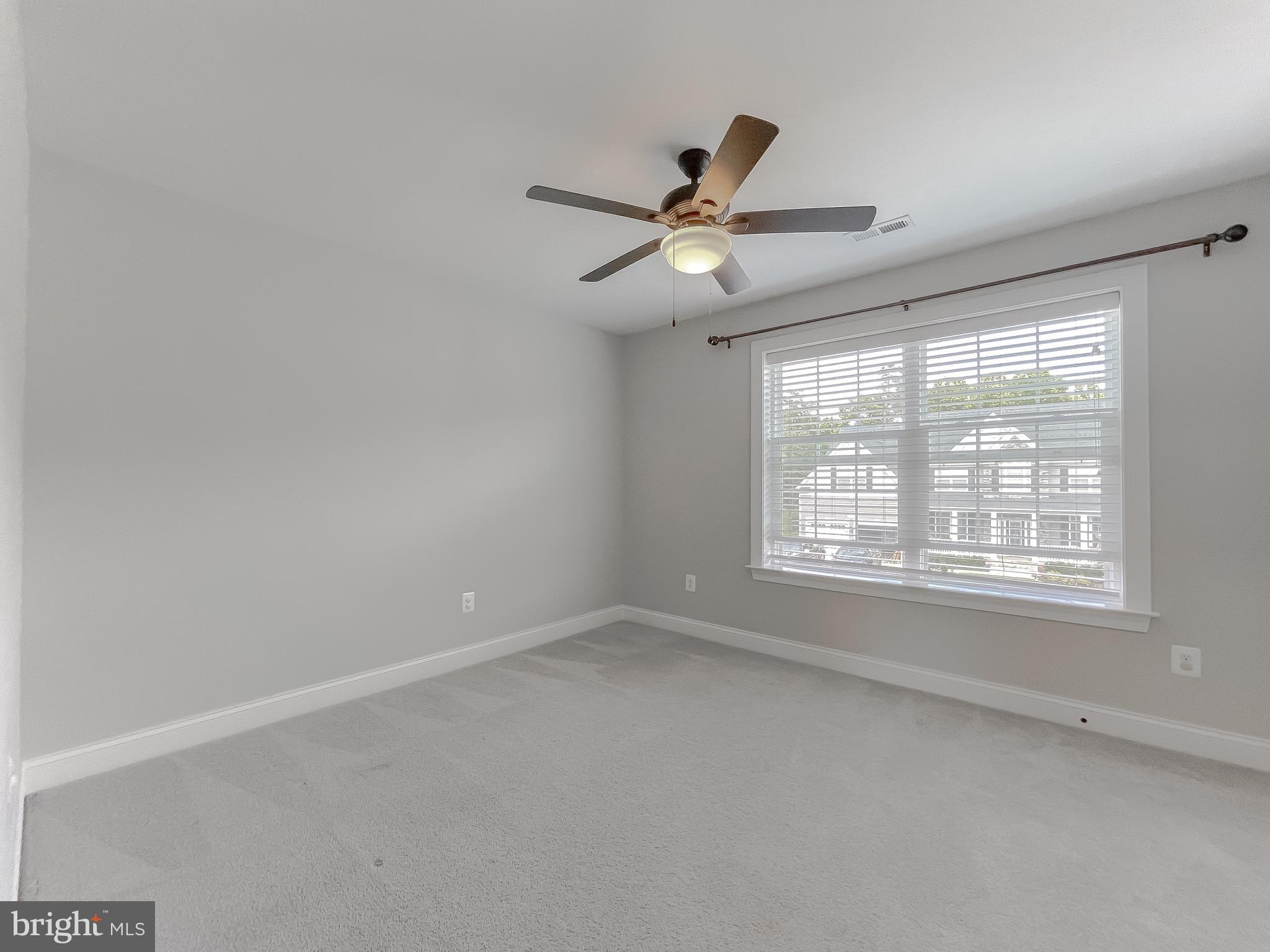 TWIN PONDS - Residential