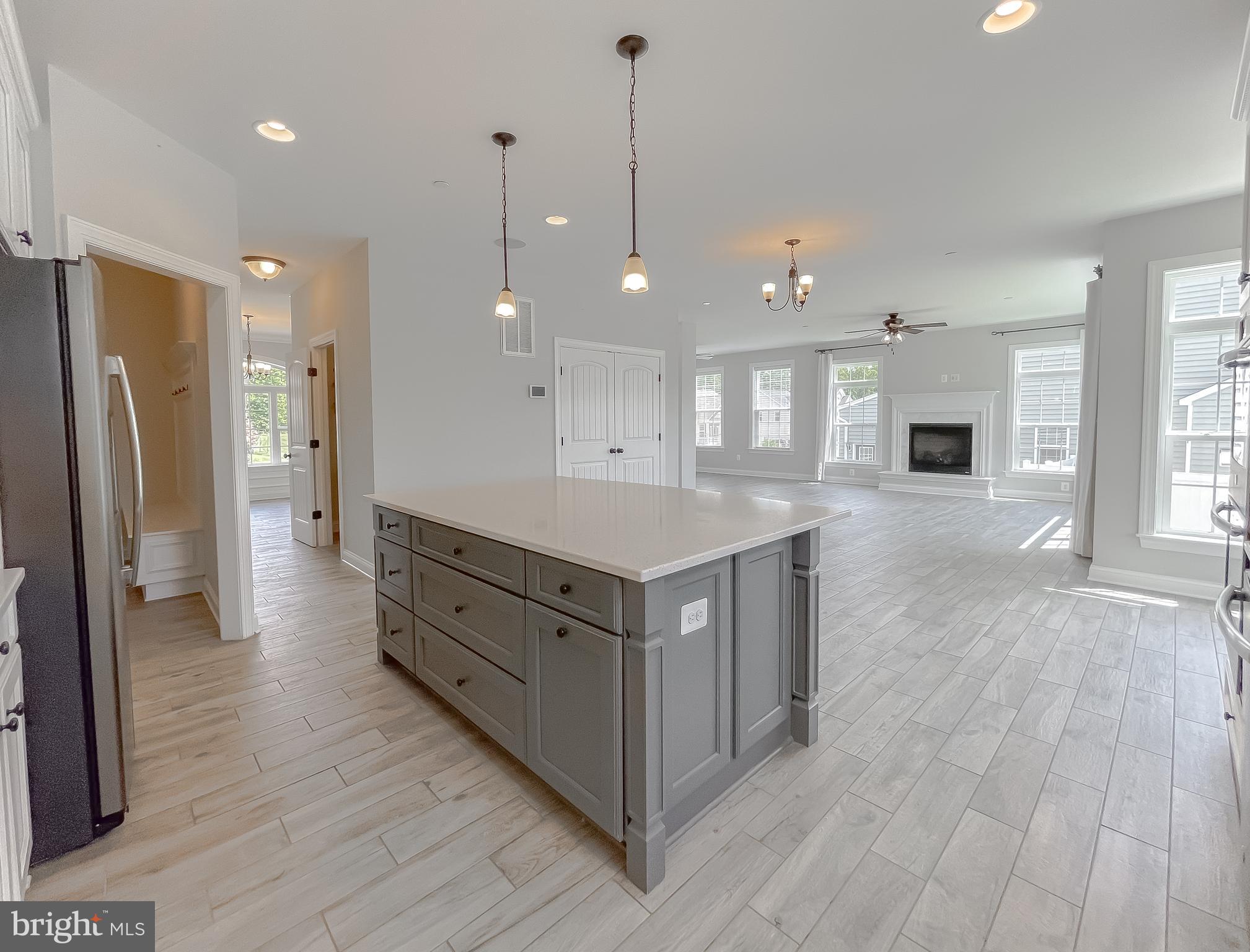 TWIN PONDS - Residential