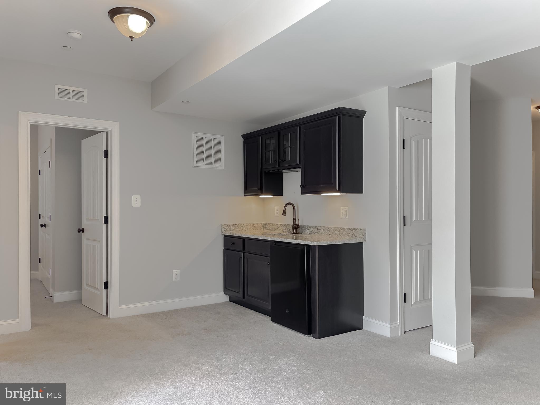 TWIN PONDS - Residential