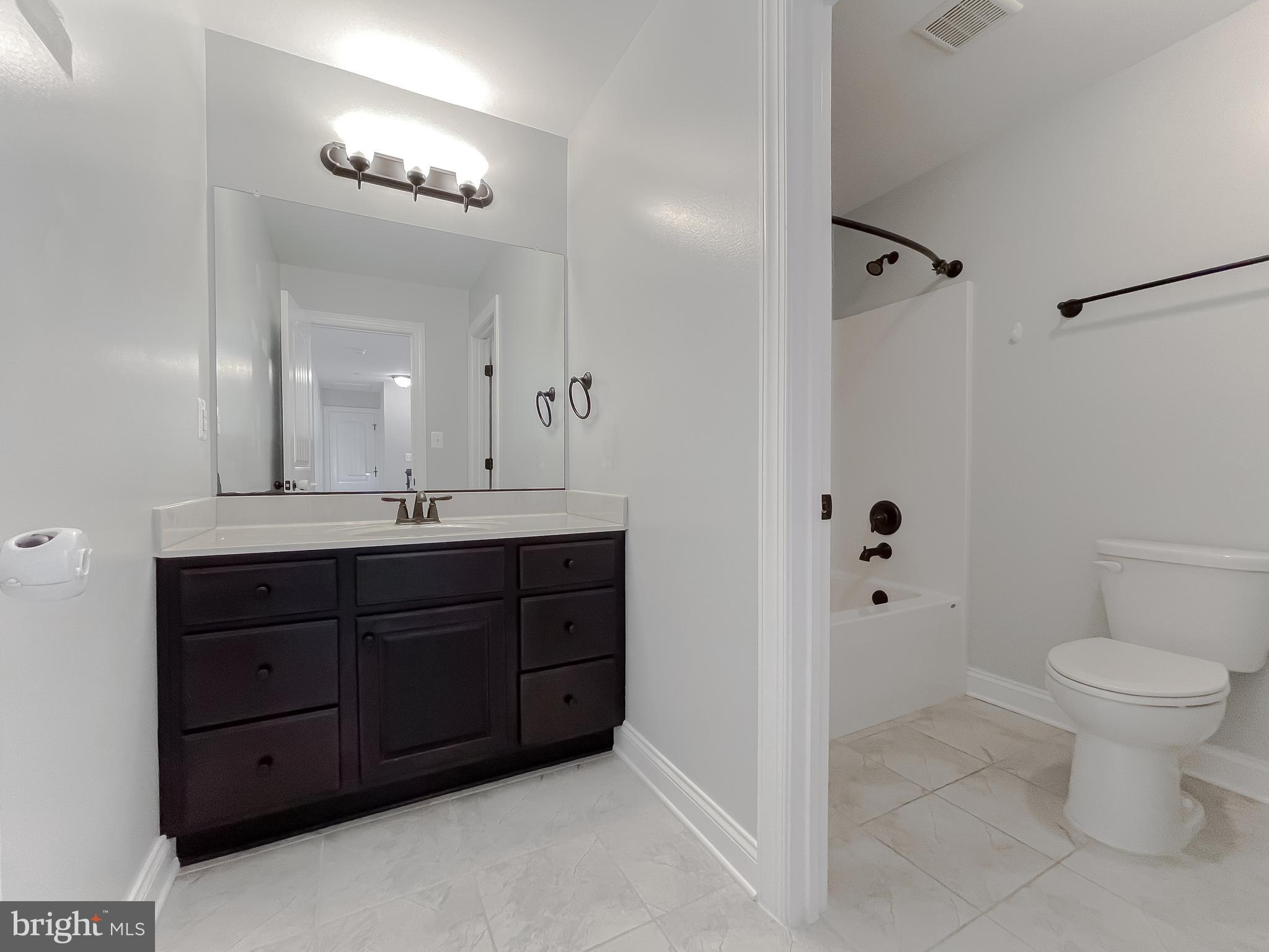 TWIN PONDS - Residential