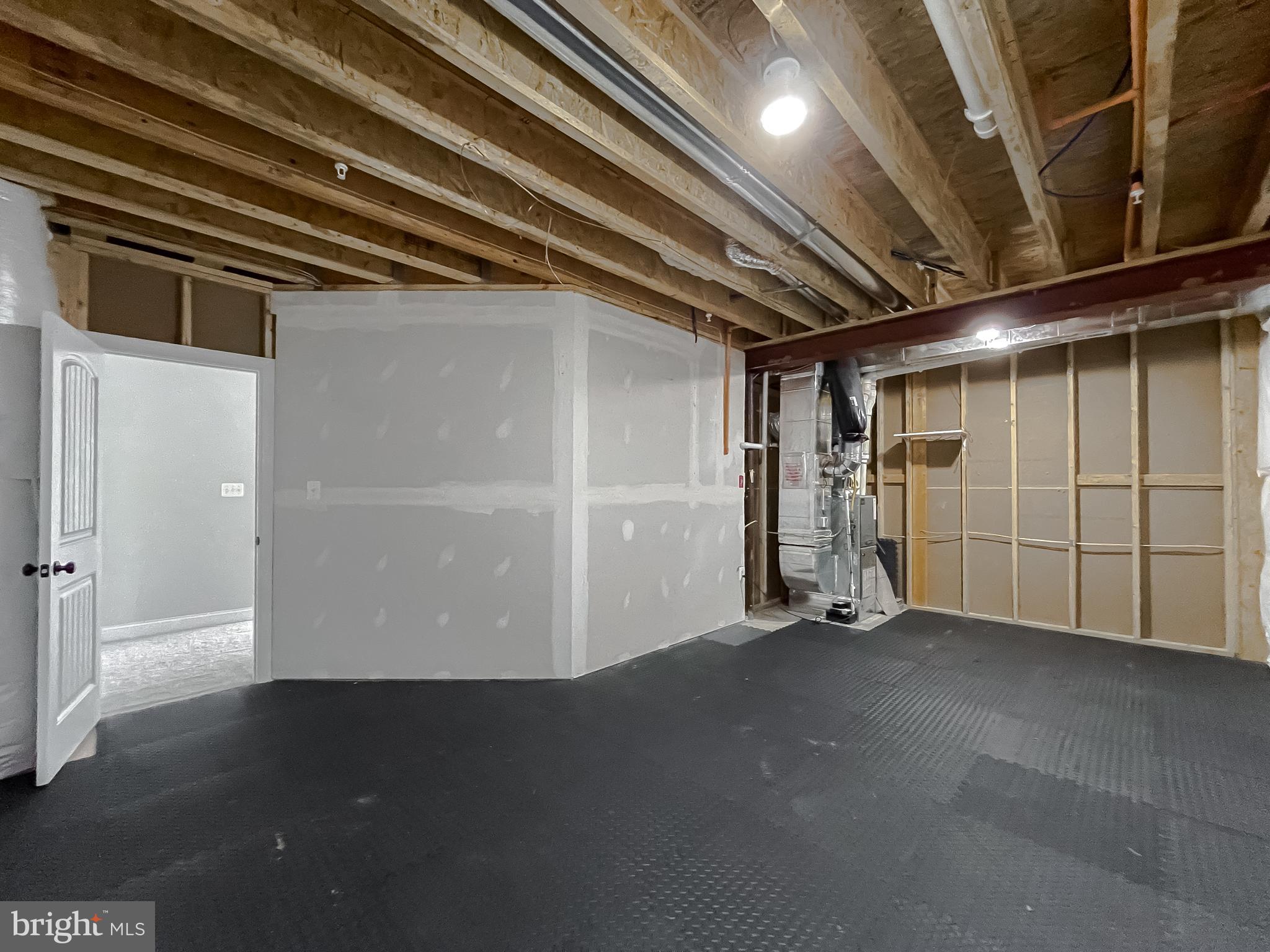 TWIN PONDS - Residential