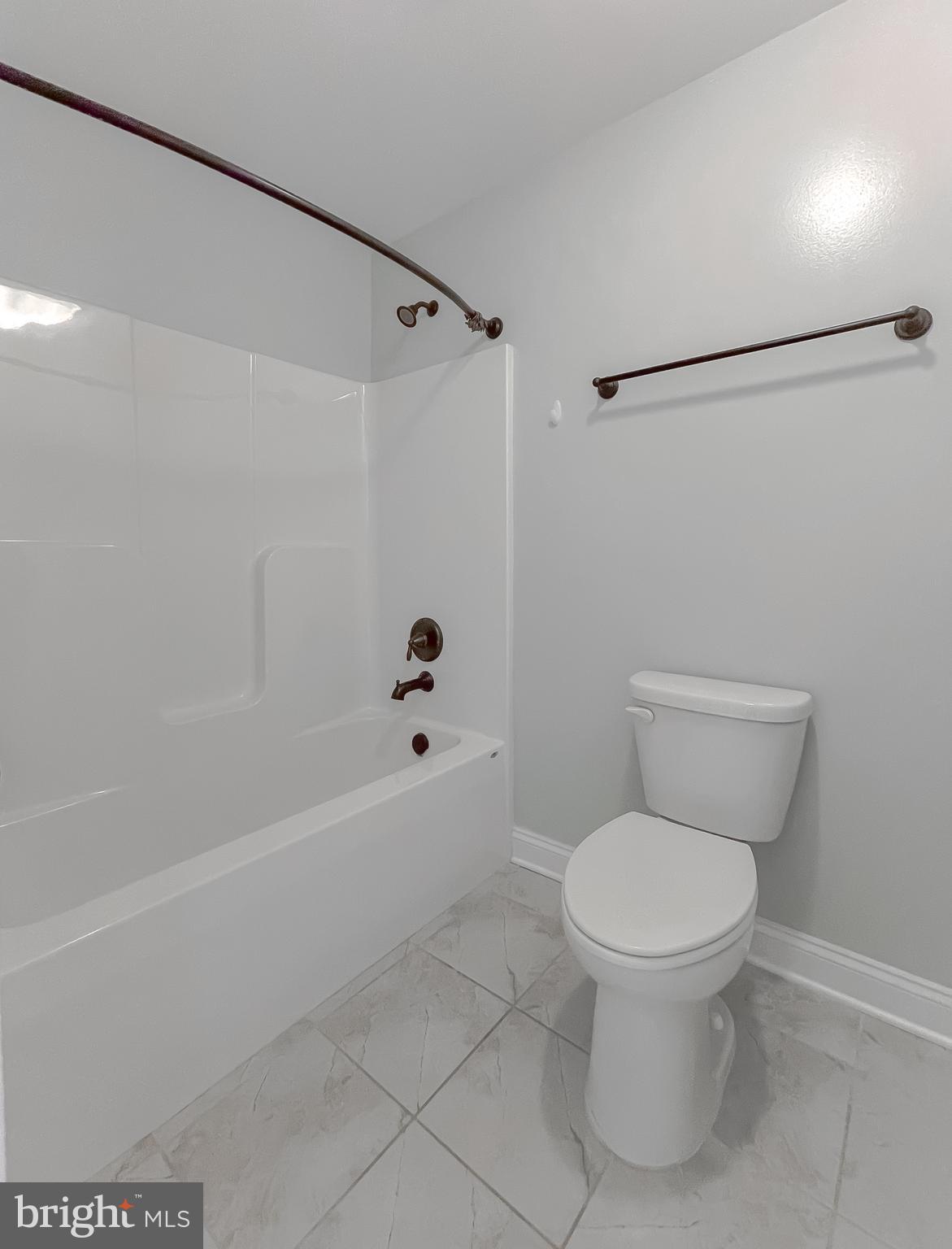 TWIN PONDS - Residential