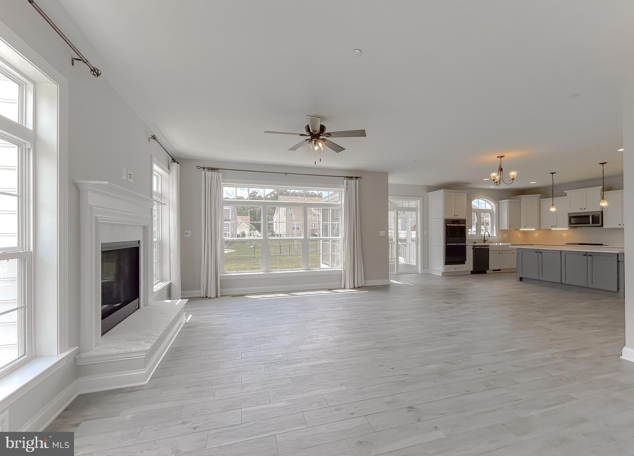 TWIN PONDS - Residential