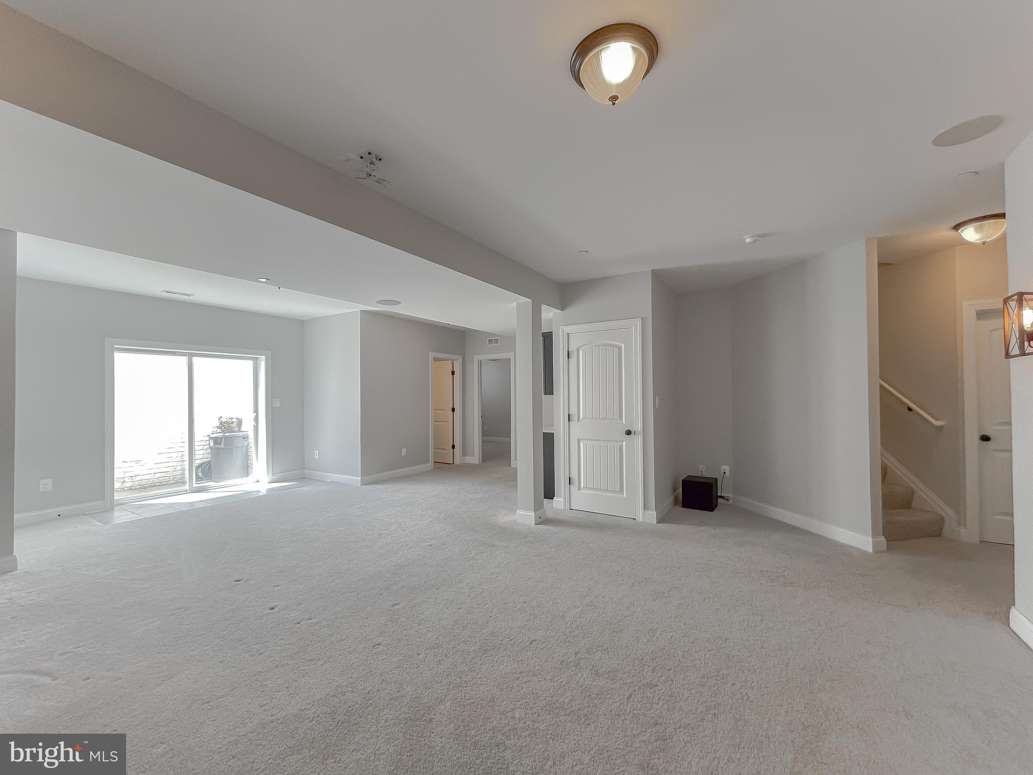 TWIN PONDS - Residential