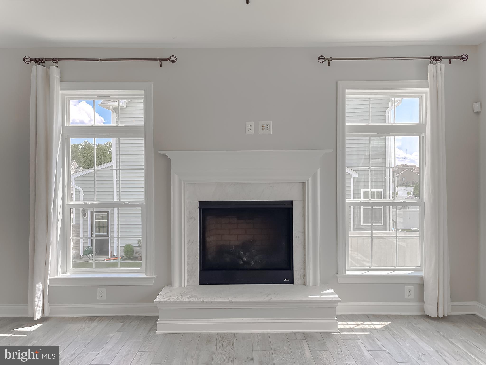 TWIN PONDS - Residential