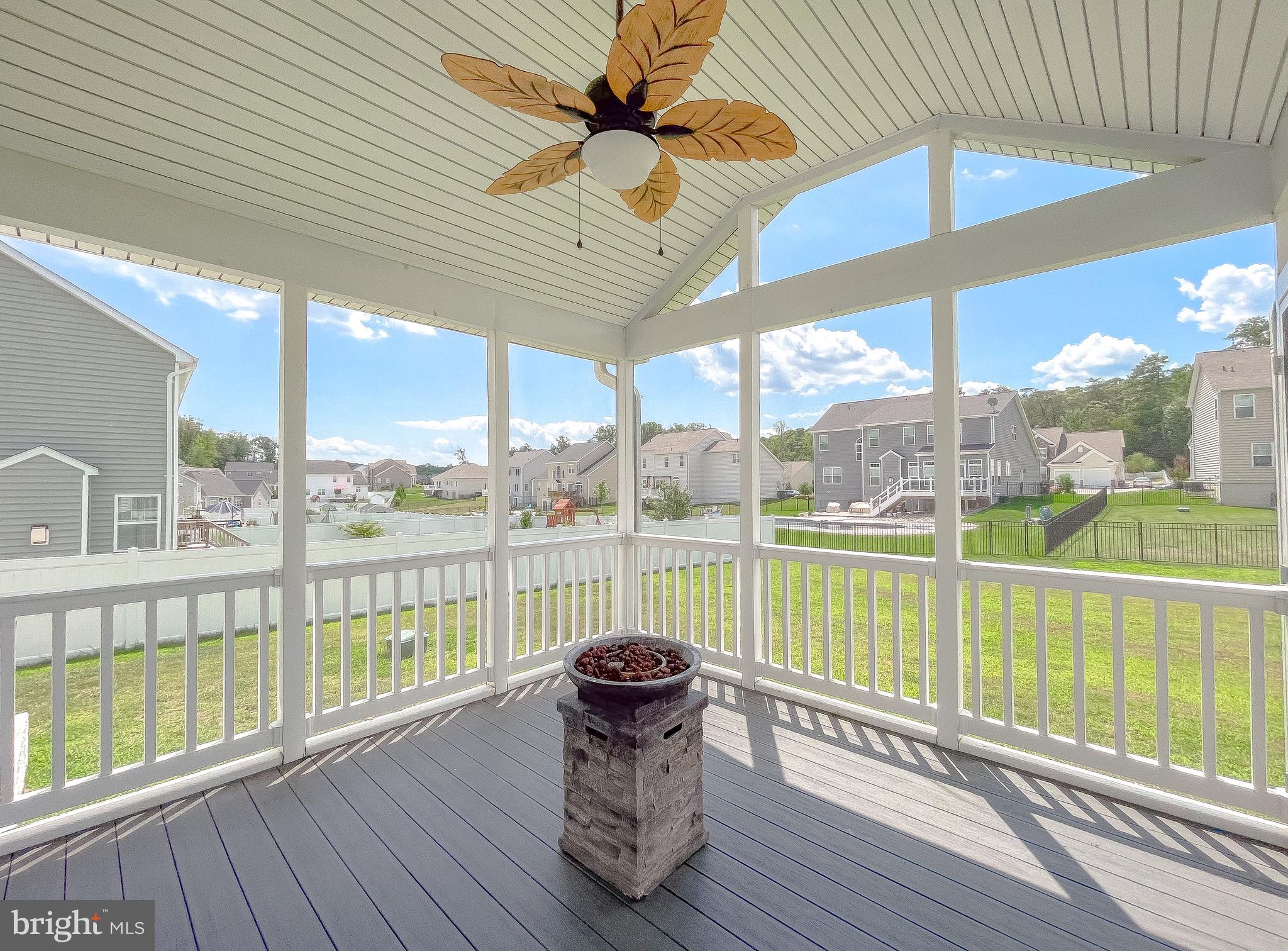 TWIN PONDS - Residential