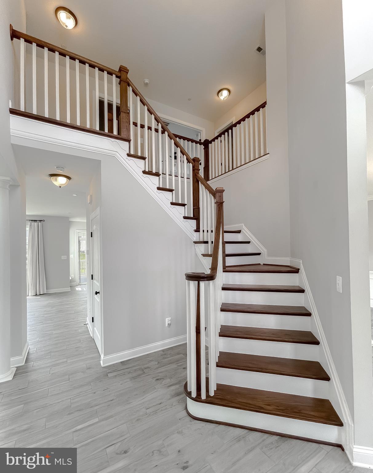 TWIN PONDS - Residential