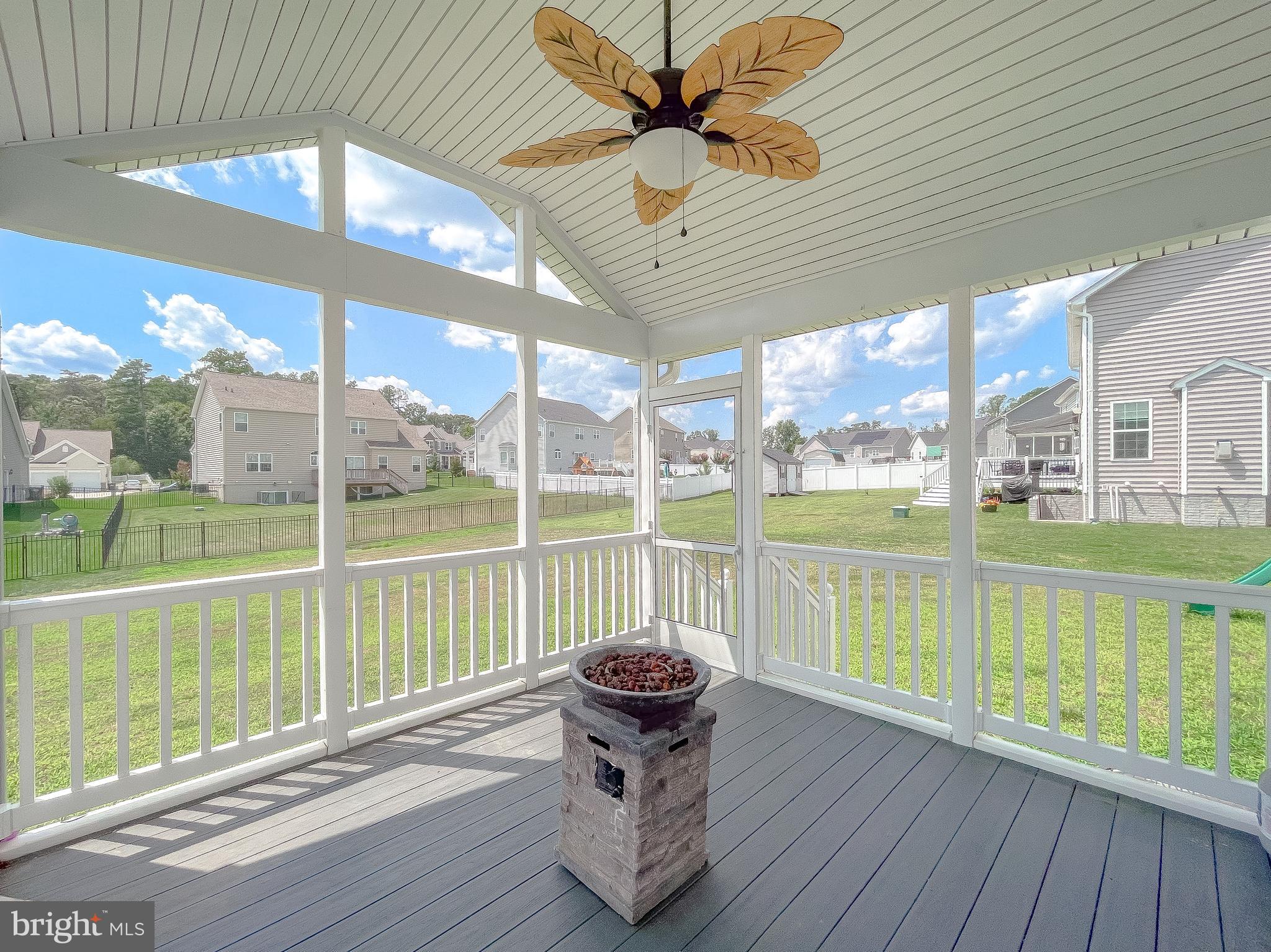 TWIN PONDS - Residential