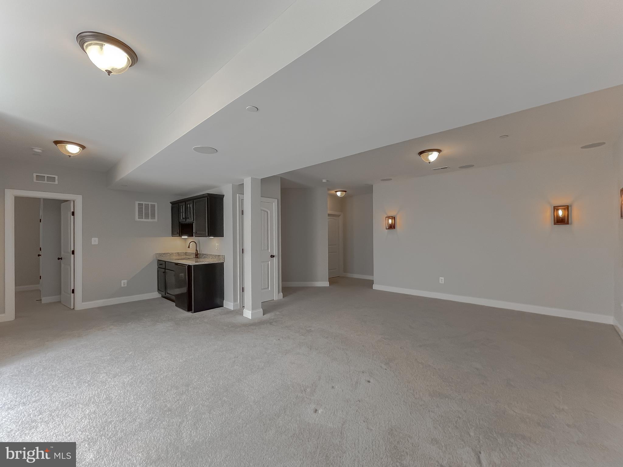 TWIN PONDS - Residential