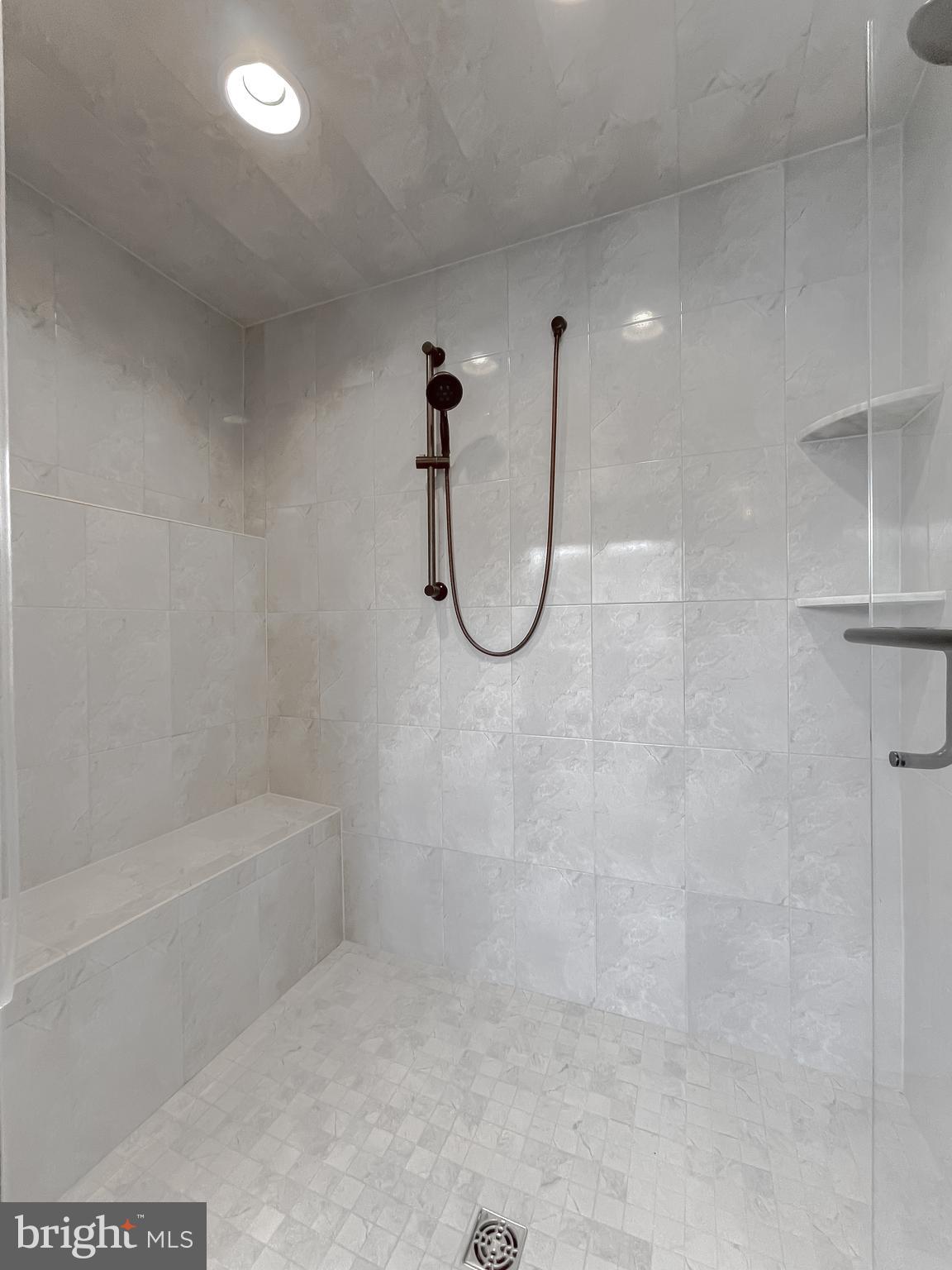 TWIN PONDS - Residential