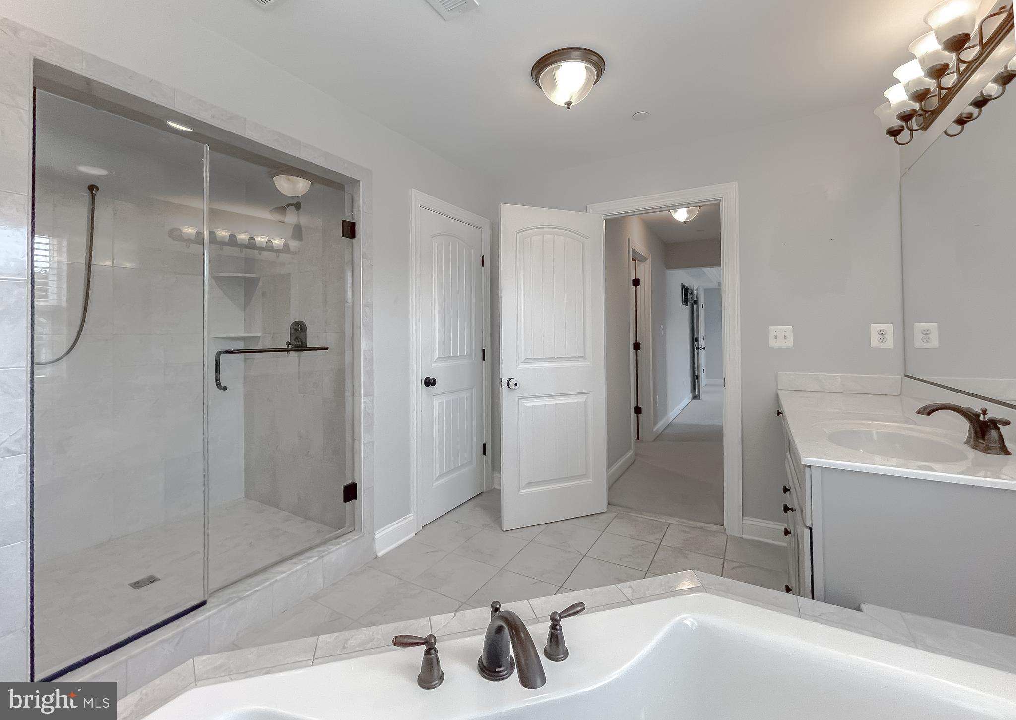 TWIN PONDS - Residential