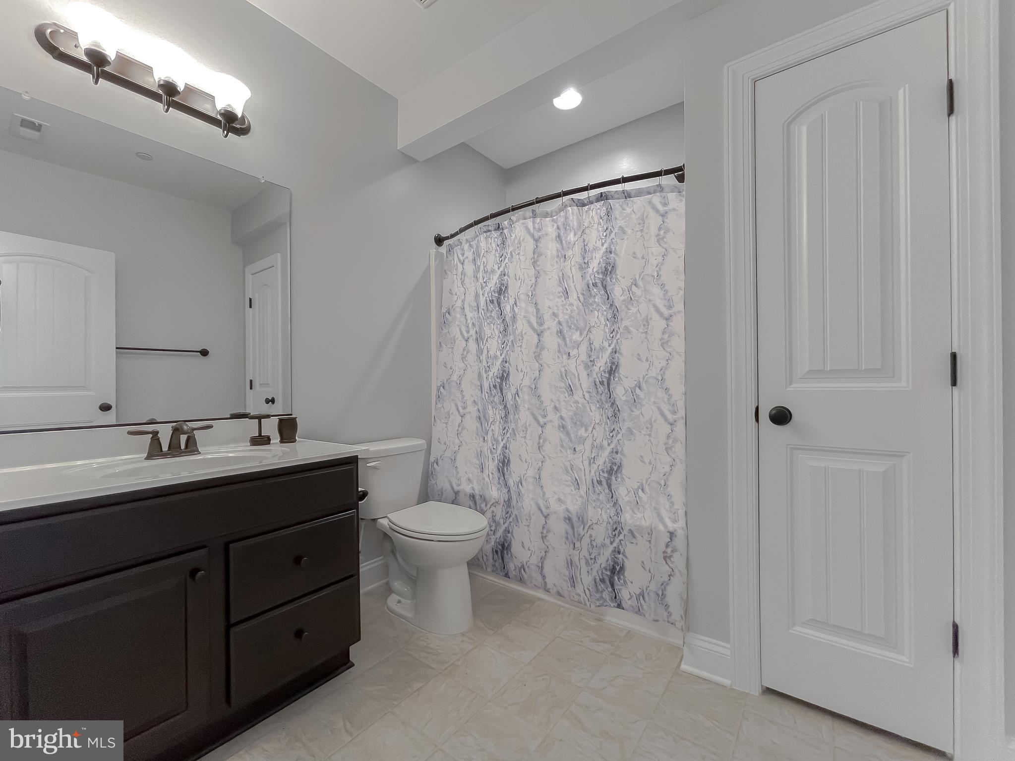 TWIN PONDS - Residential