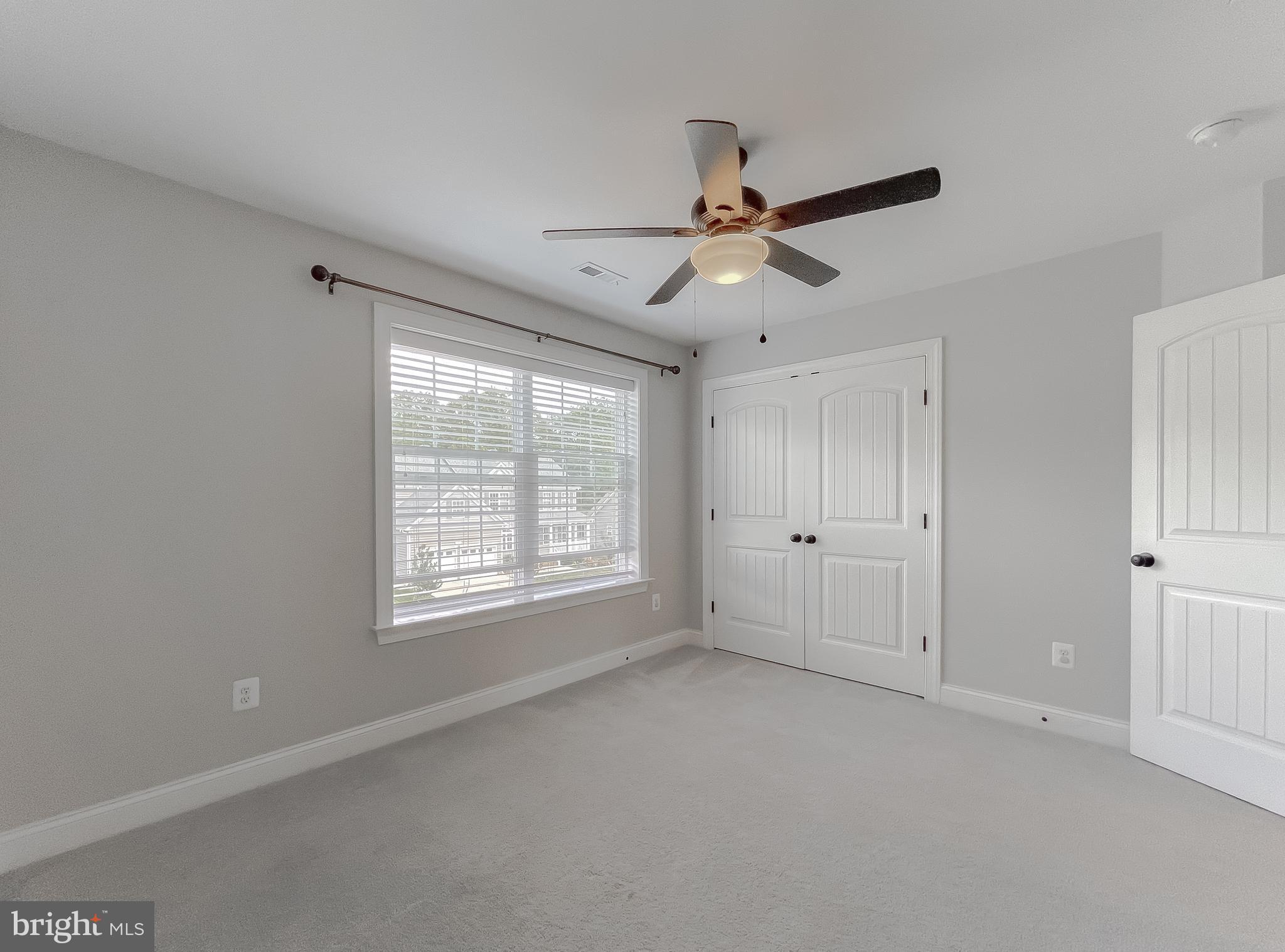 TWIN PONDS - Residential