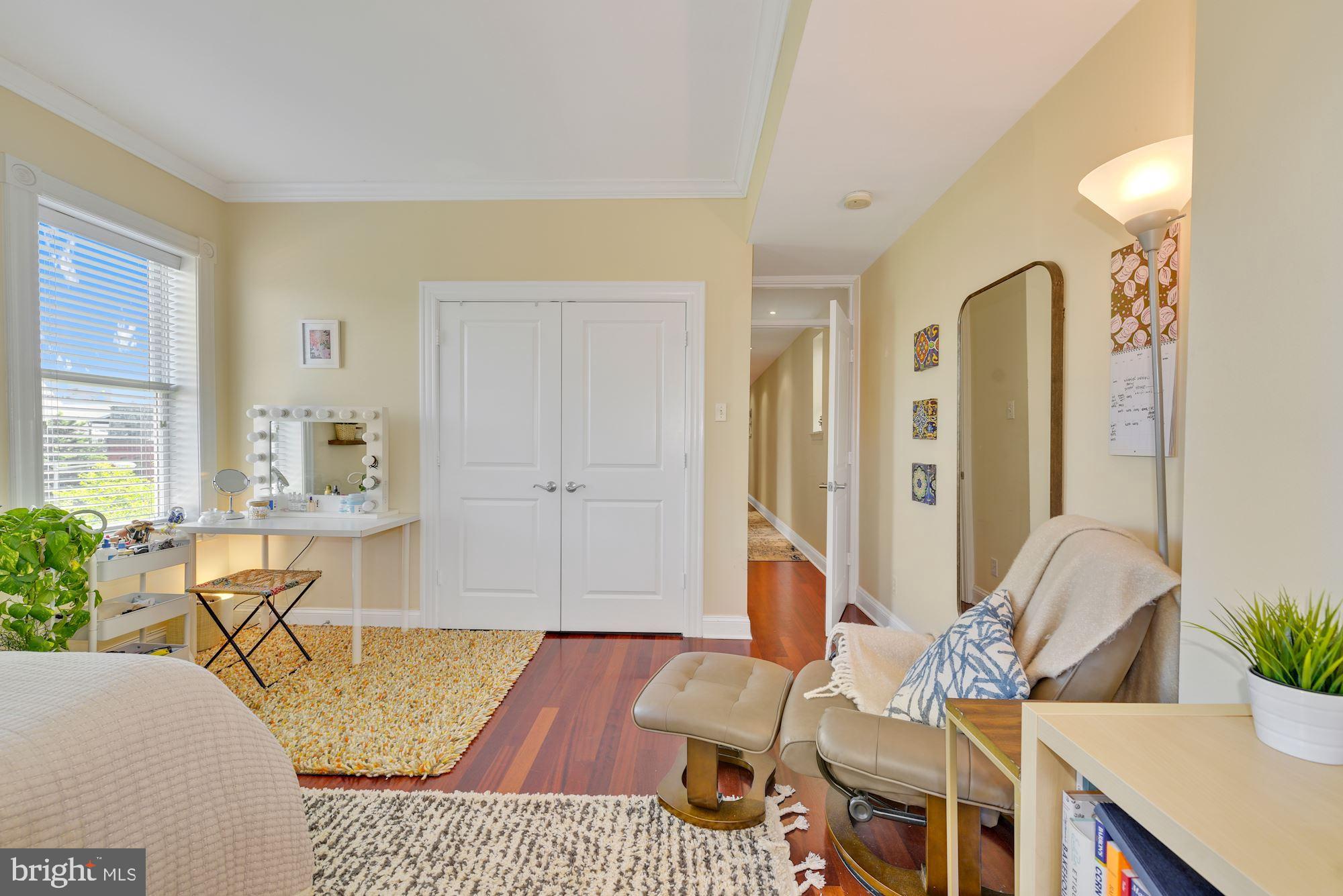 LOGAN CIRCLE - Residential