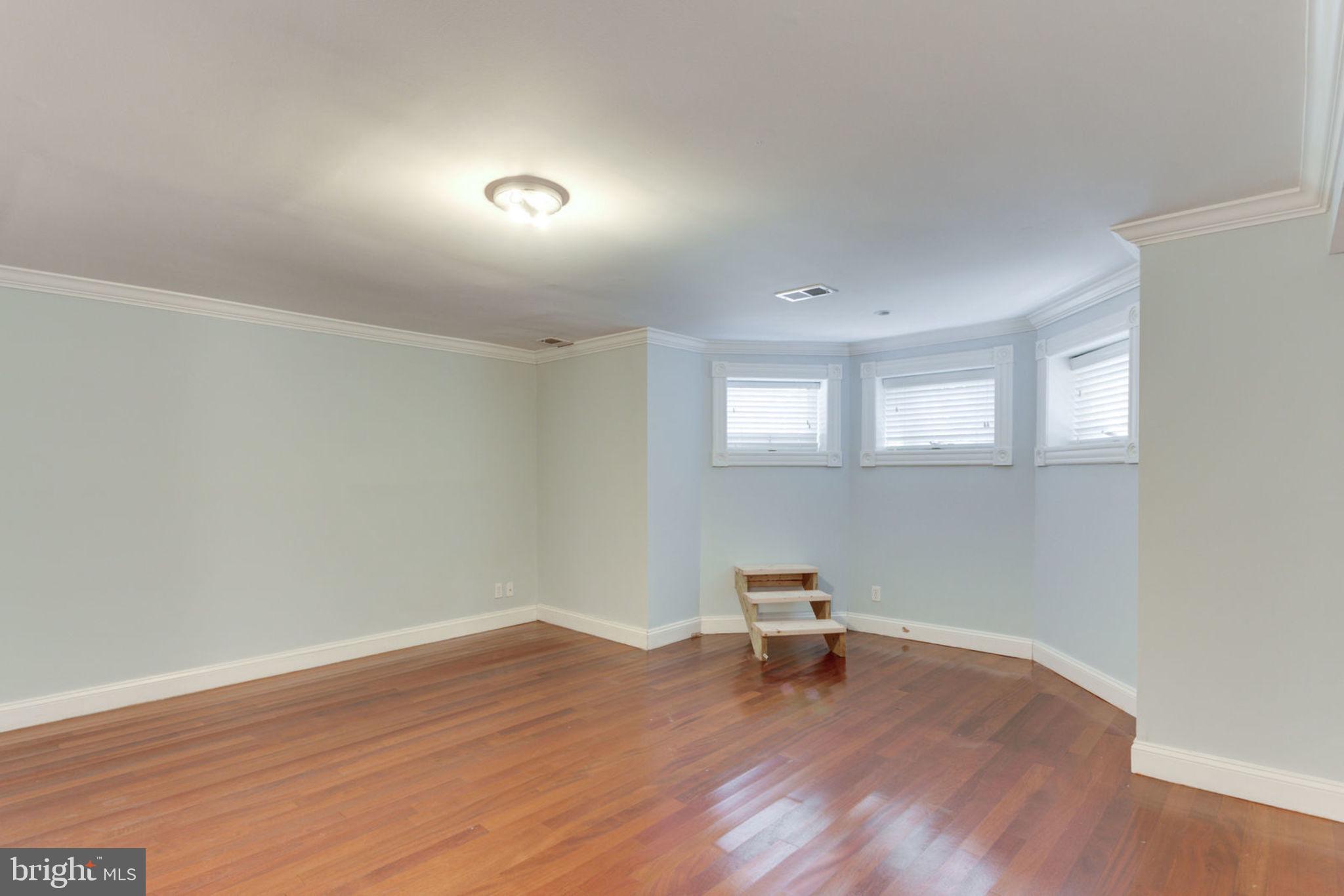 LOGAN CIRCLE - Residential