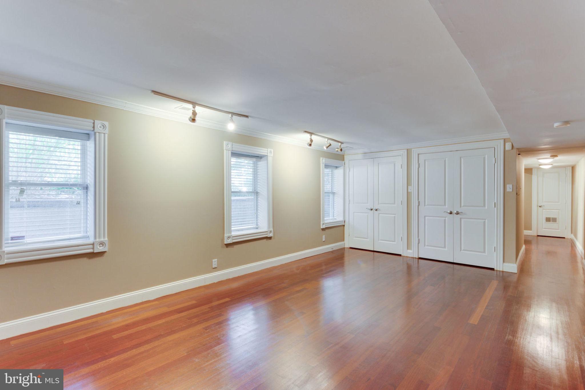 LOGAN CIRCLE - Residential