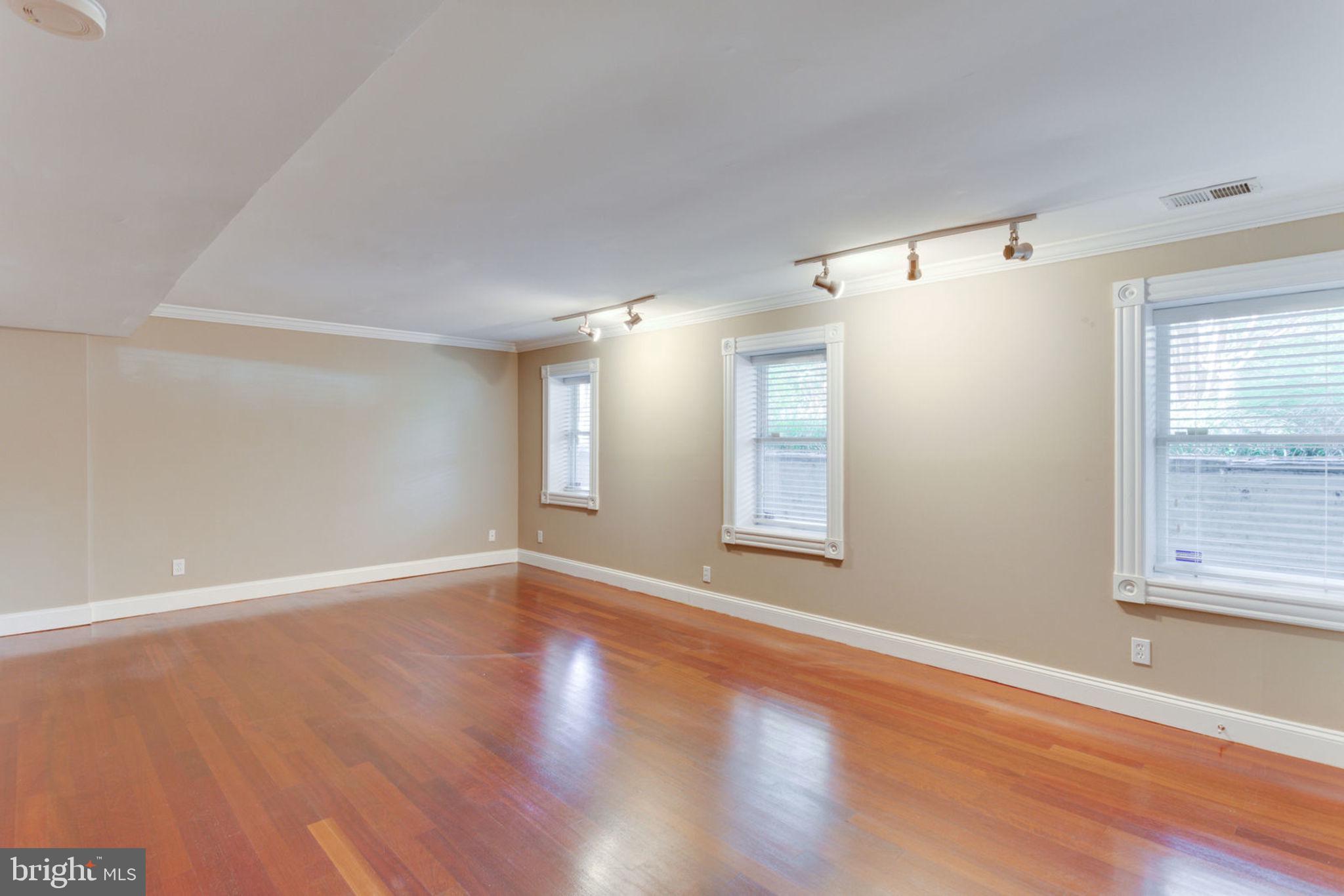 LOGAN CIRCLE - Residential