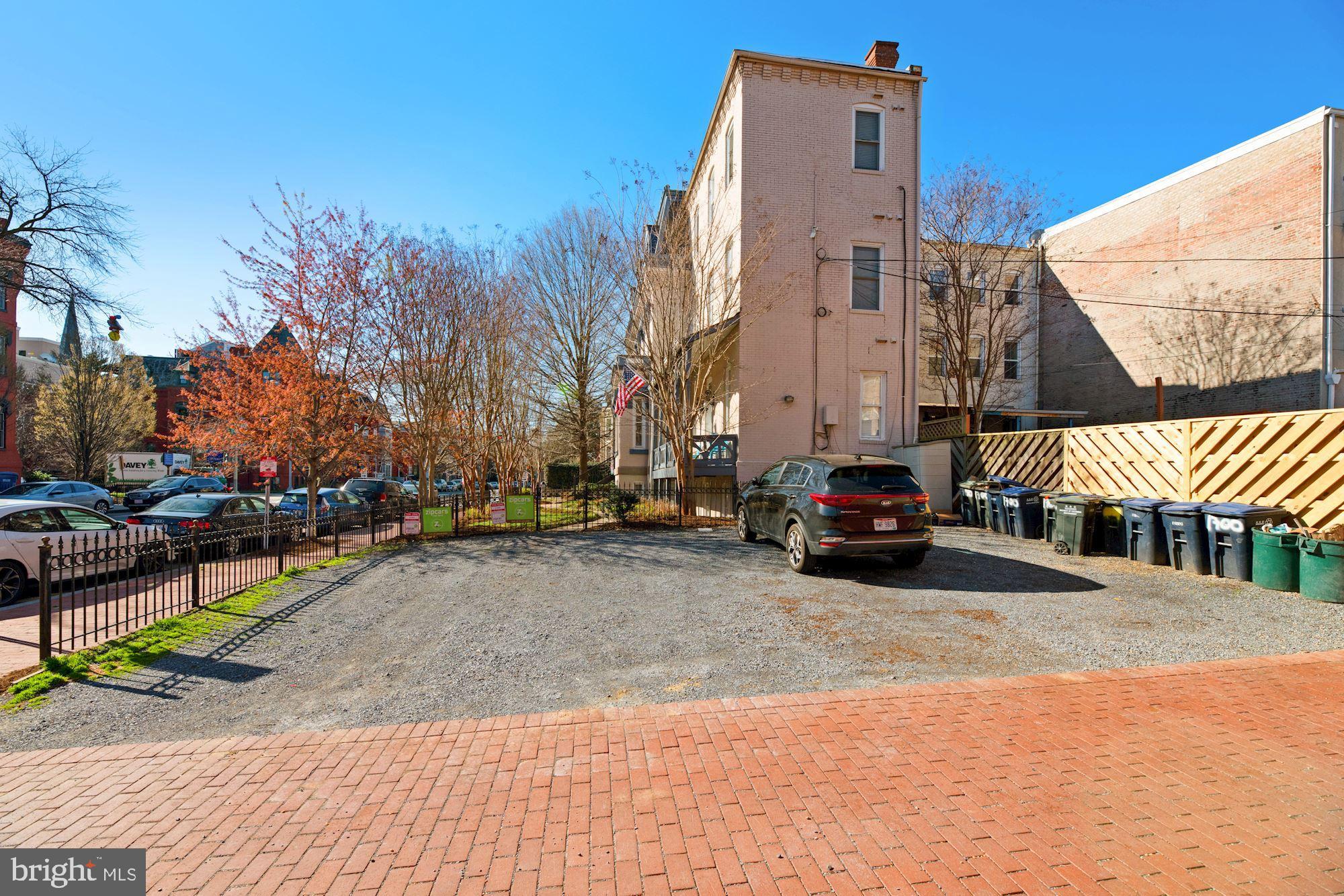 LOGAN CIRCLE - Residential