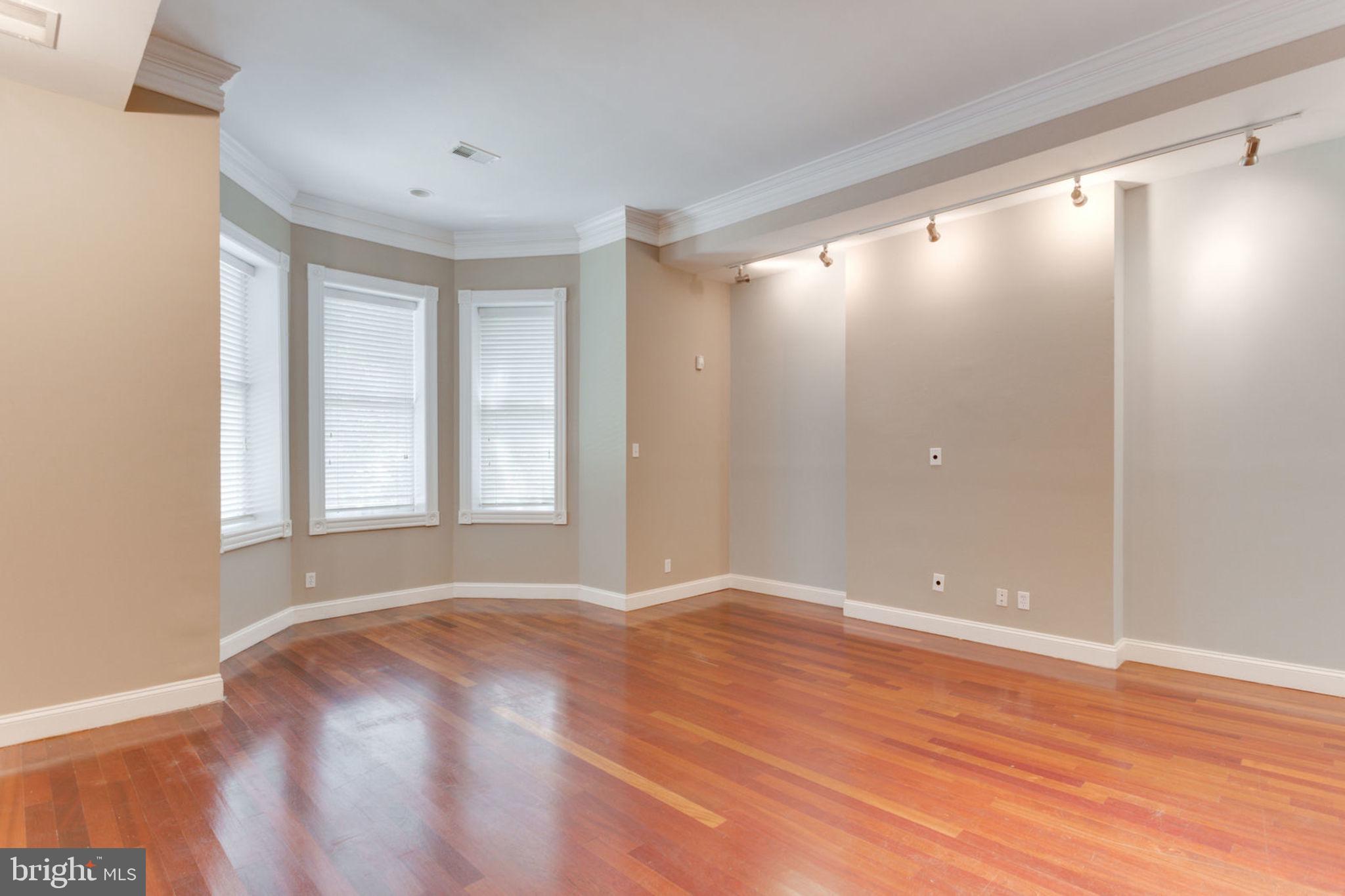 LOGAN CIRCLE - Residential