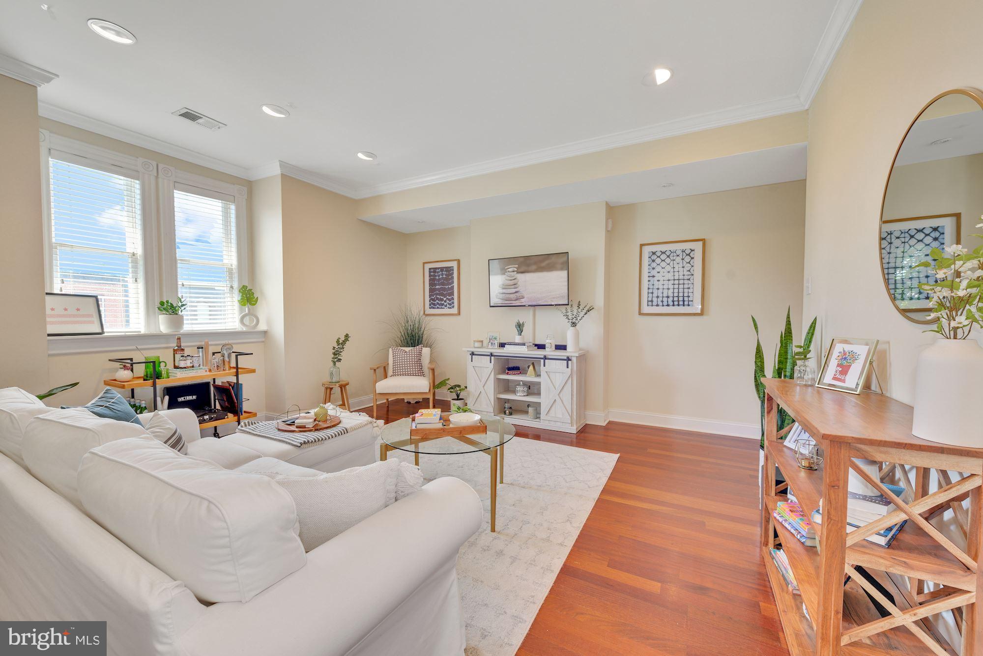 LOGAN CIRCLE - Residential