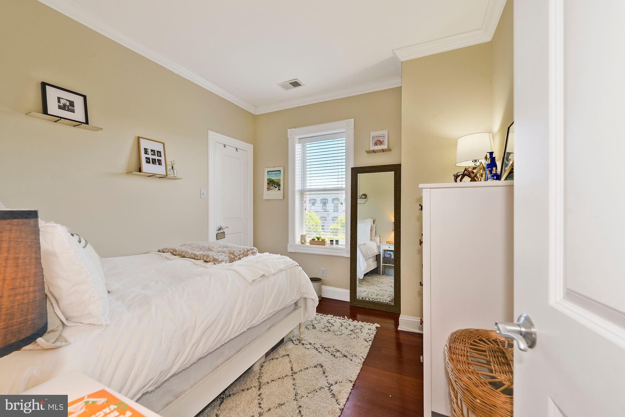 LOGAN CIRCLE - Residential