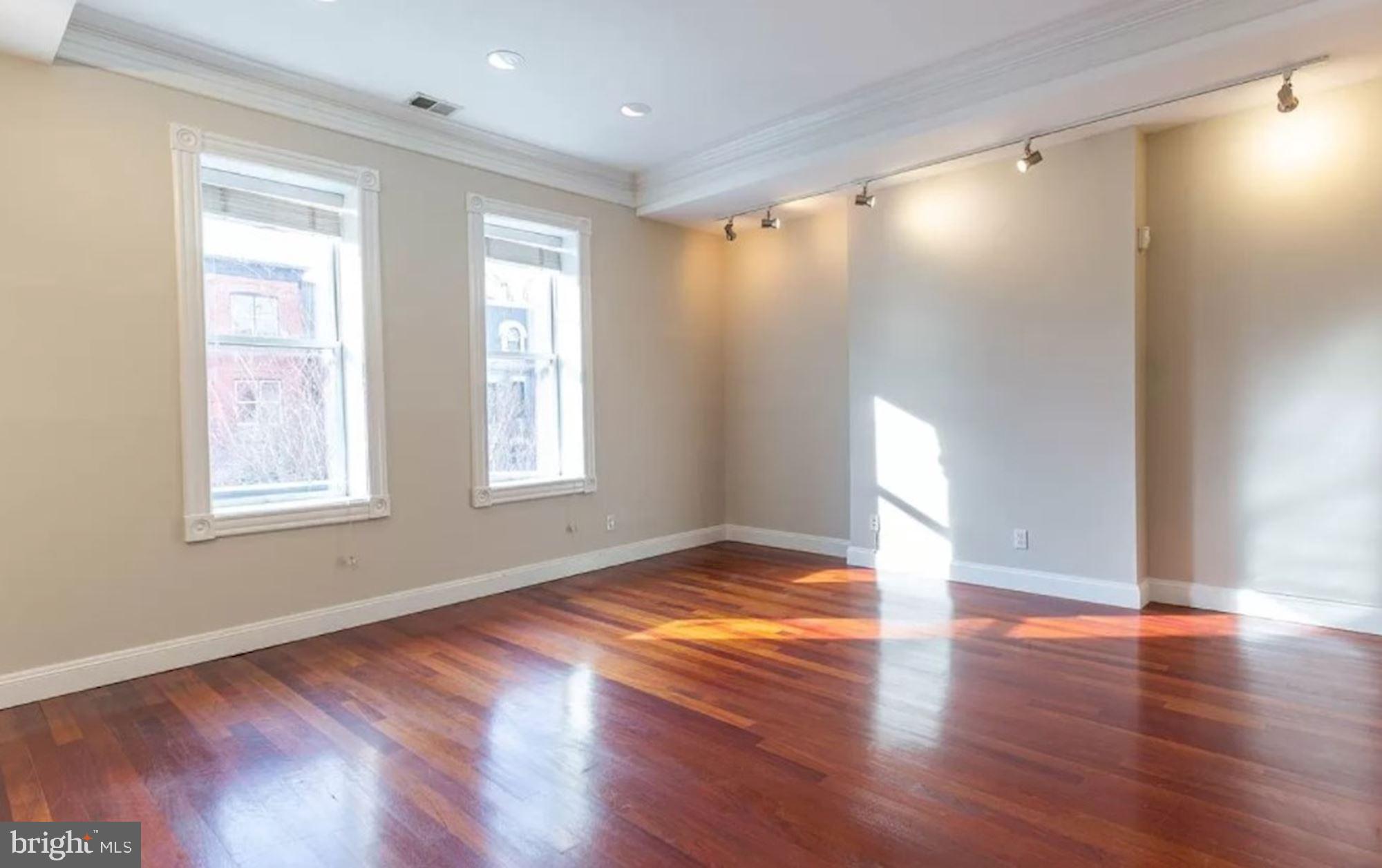 LOGAN CIRCLE - Residential