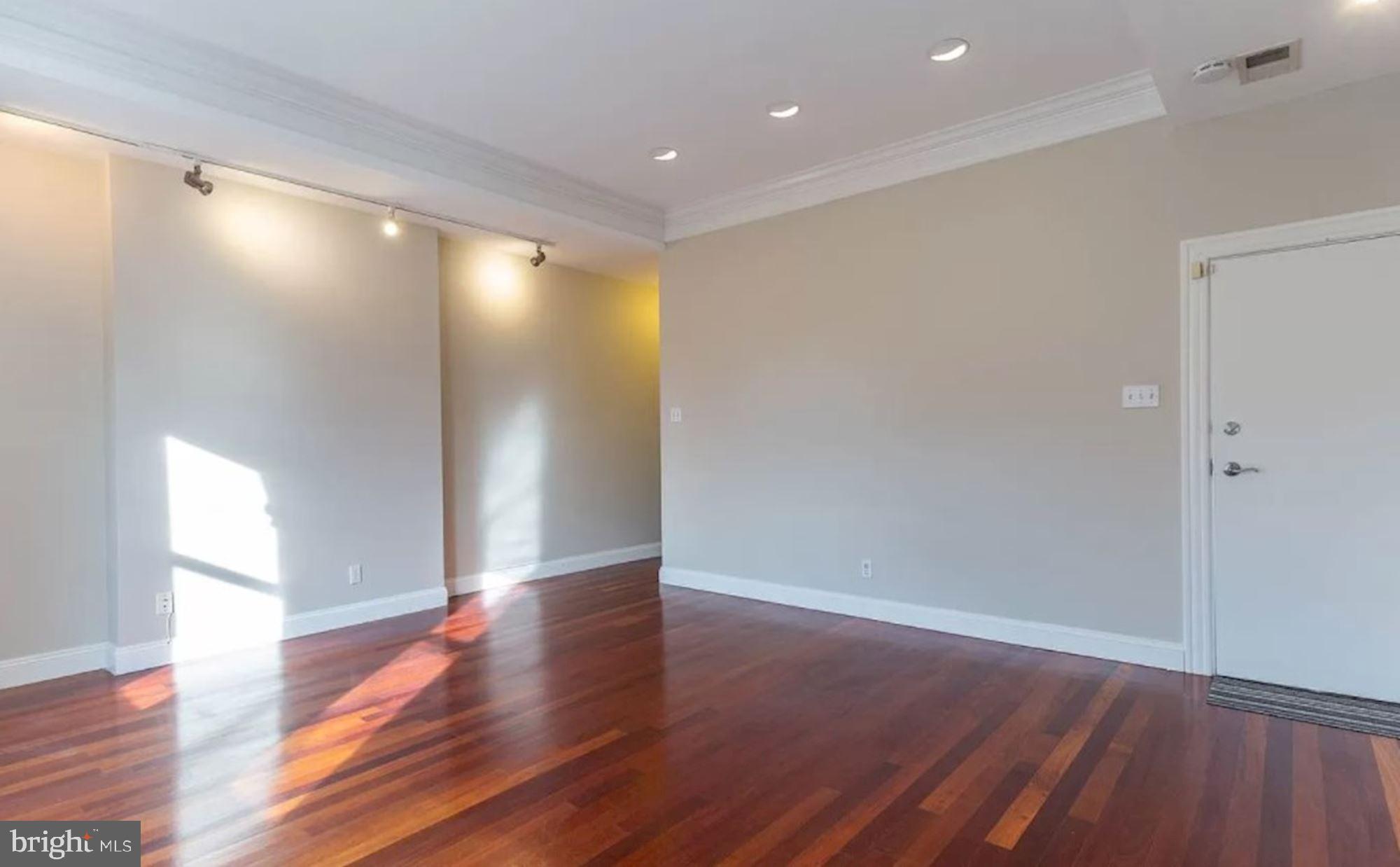 LOGAN CIRCLE - Residential