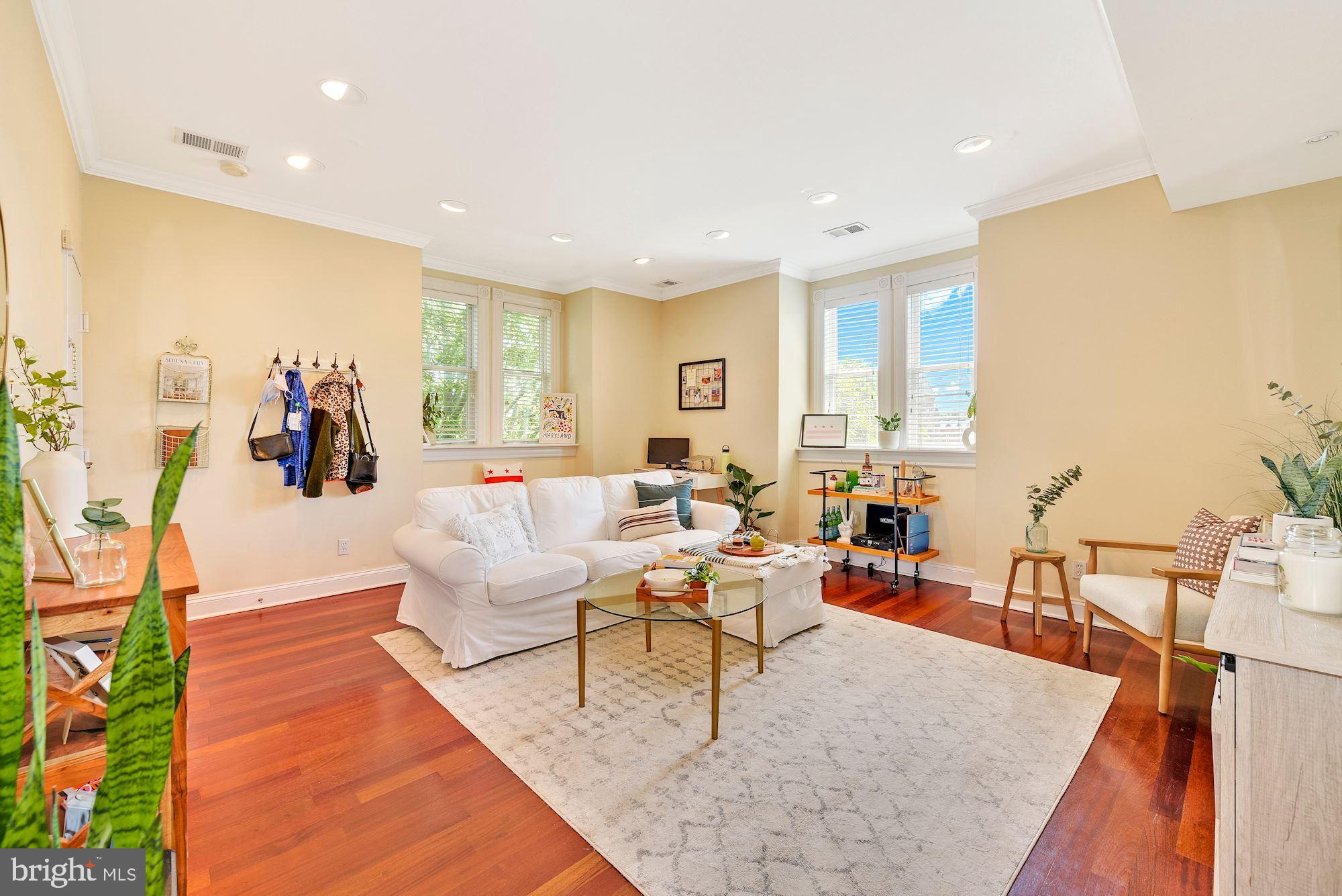 LOGAN CIRCLE - Residential