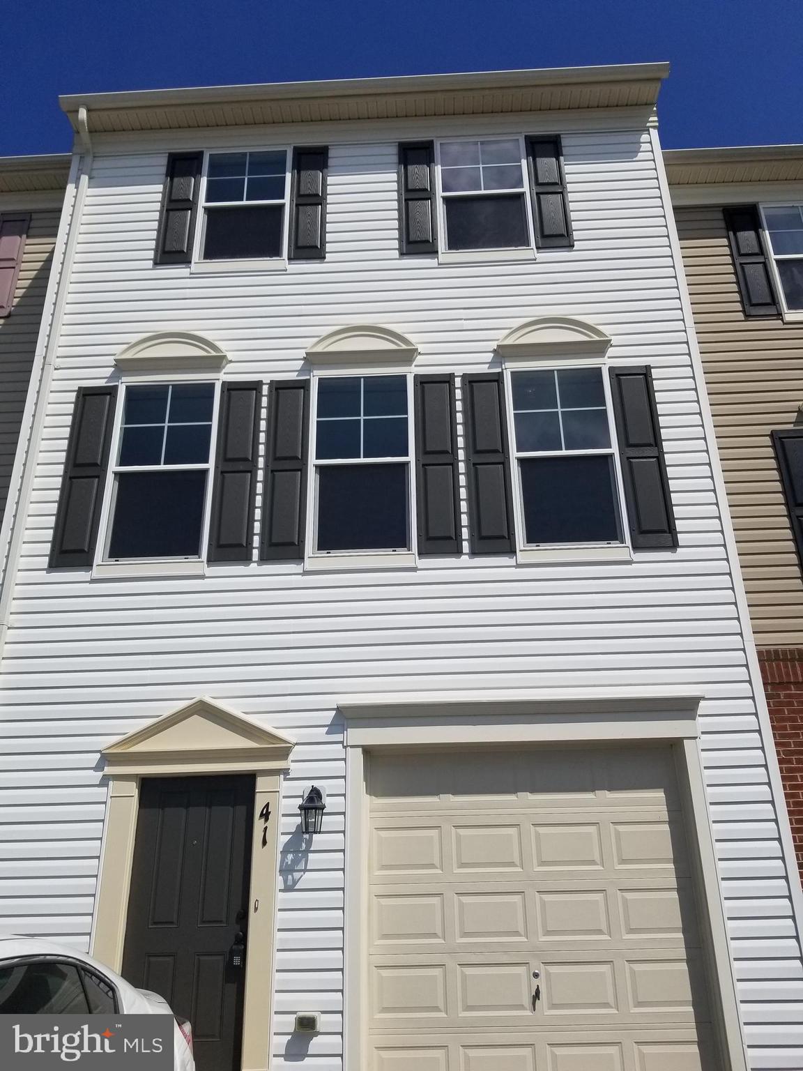 WOODSTREAM - Residential Lease