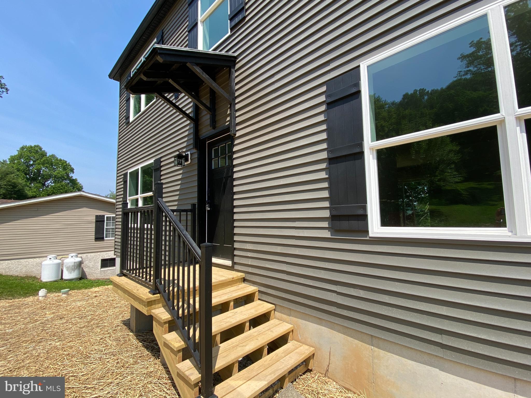 3713 BUNGALOW GLADE