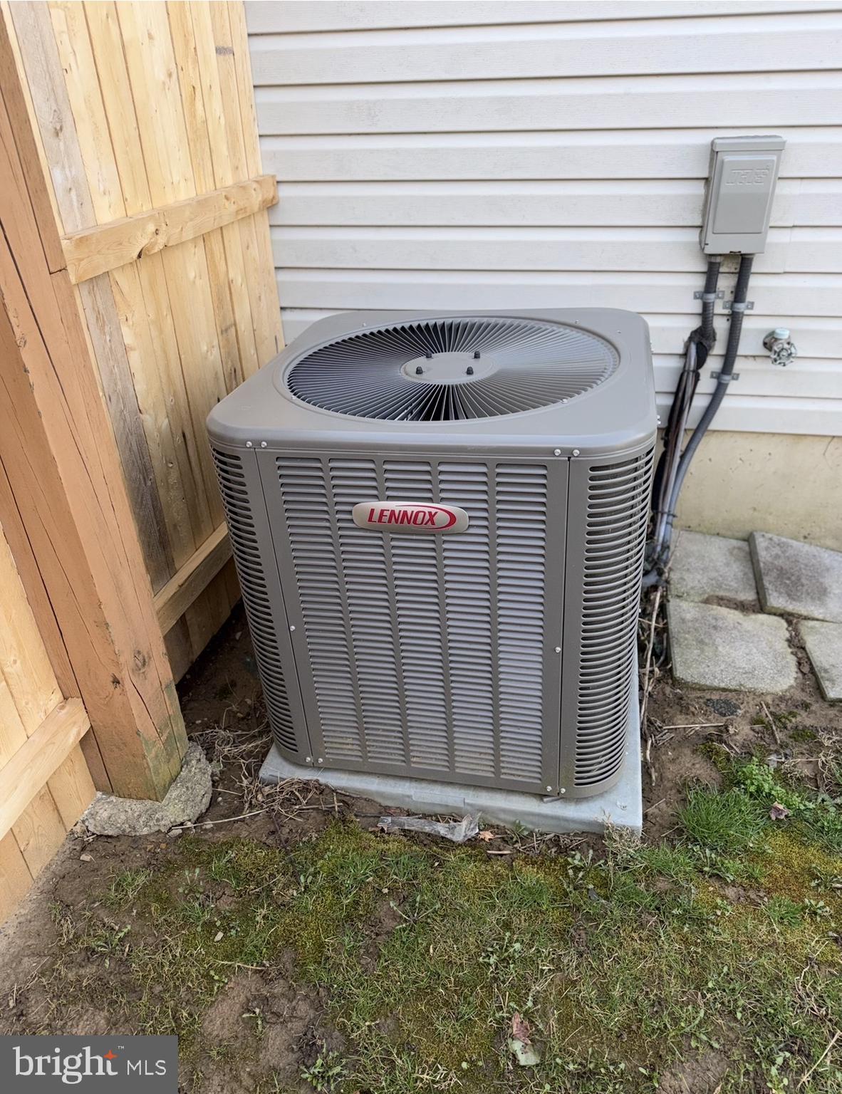 ROSLYN - Residential